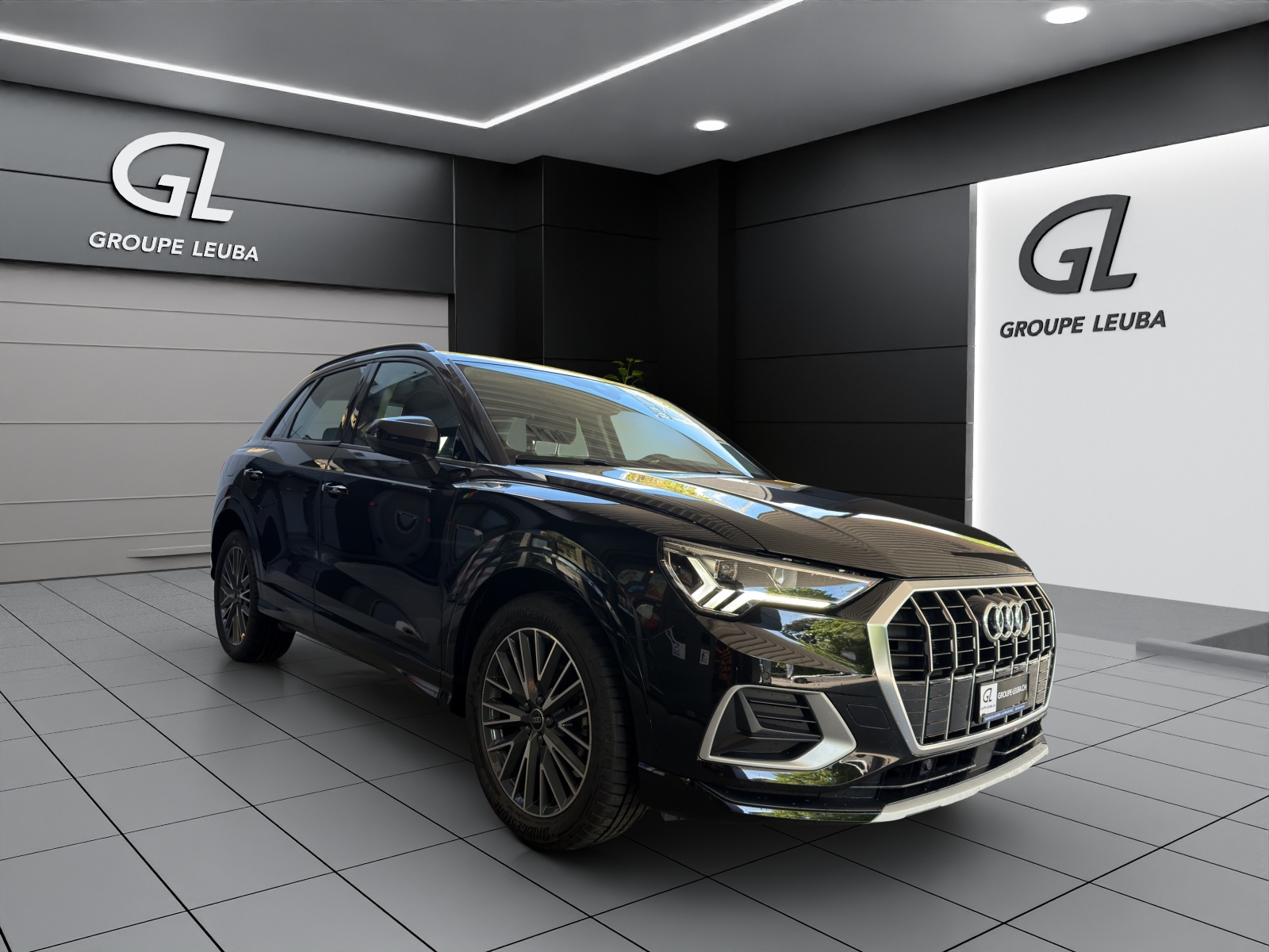 AUDI Q3 SB 35 TFSI Attr-image-0