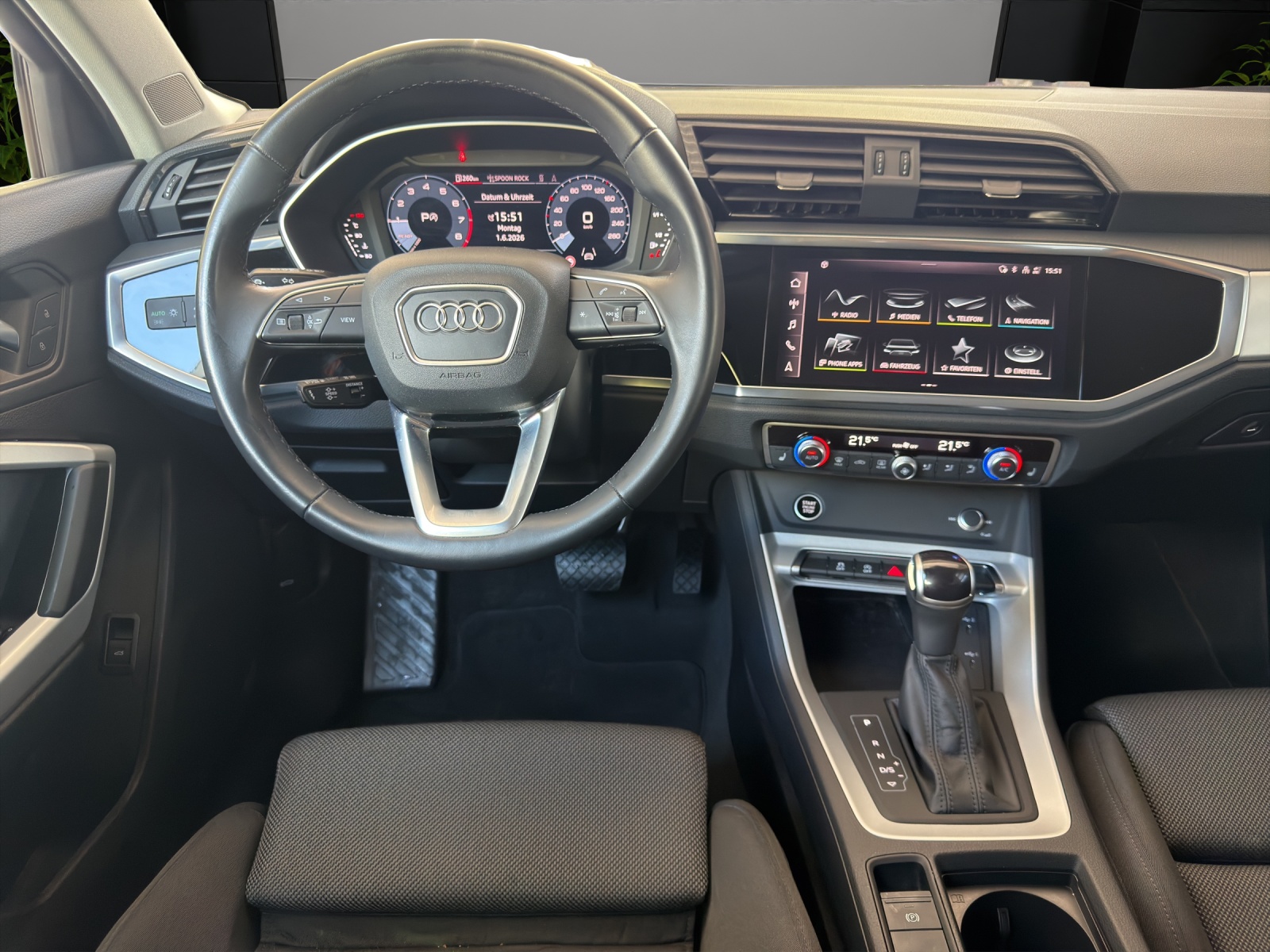AUDI Q3 SB 35 TFSI Attr-image-7
