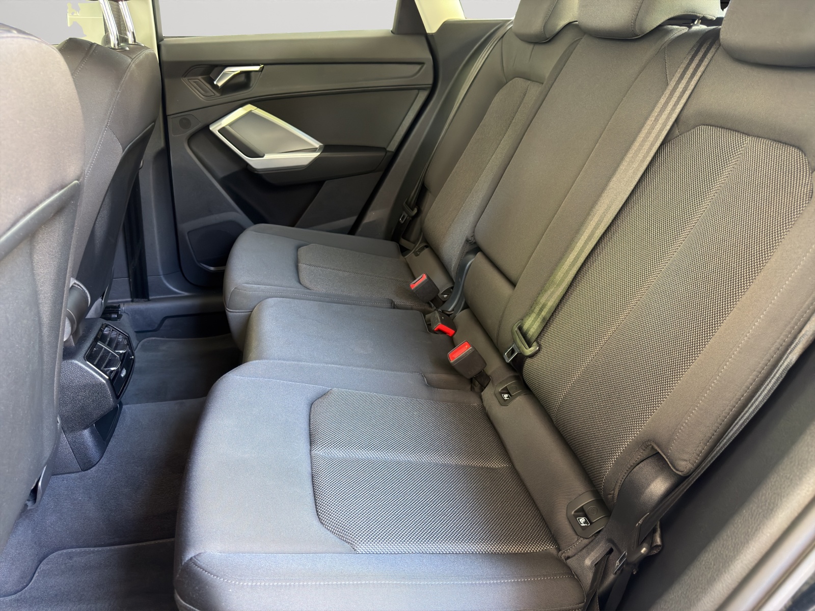 AUDI Q3 SB 35 TFSI Attr-image-11