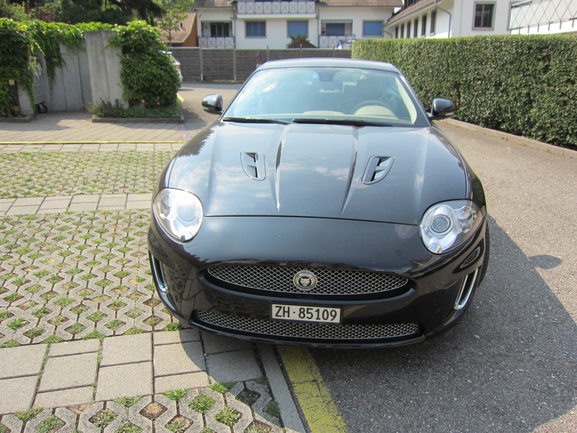 JAGUAR XKR Coupé-image-2