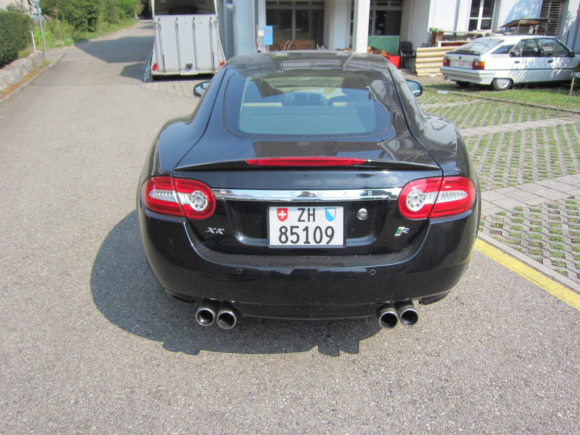 JAGUAR XKR Coupé-image-1