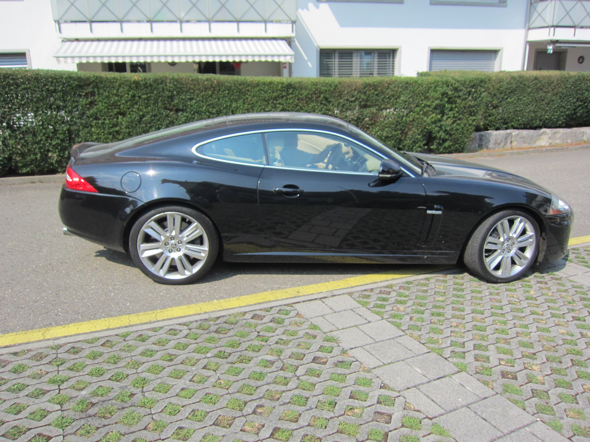 JAGUAR XKR Coupé-image-0