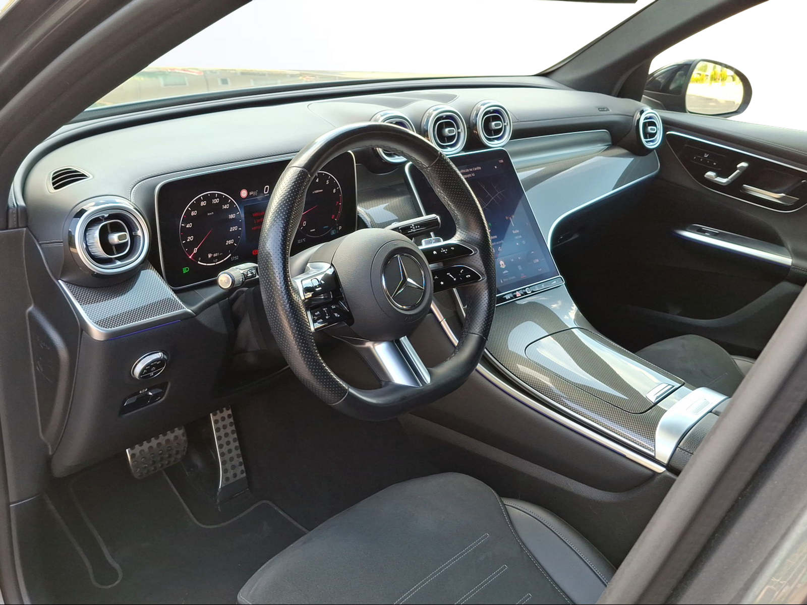 MERCEDES-BENZ GLC 300 4Matic AMG Line 9G-Tronic-image-8