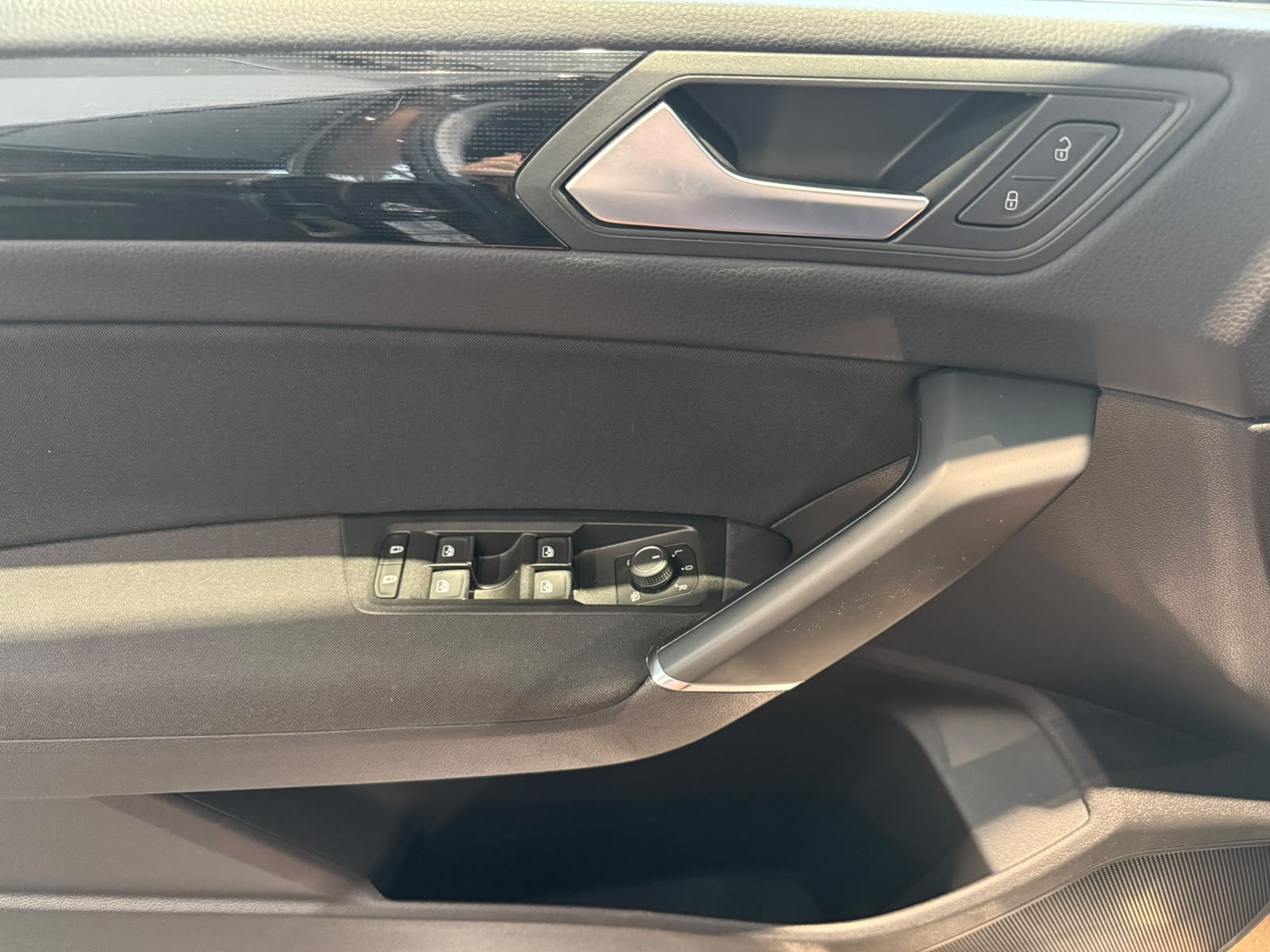 VW Touran 1.6 TDI BlueMotion Technology Comfortline DSG-image-18