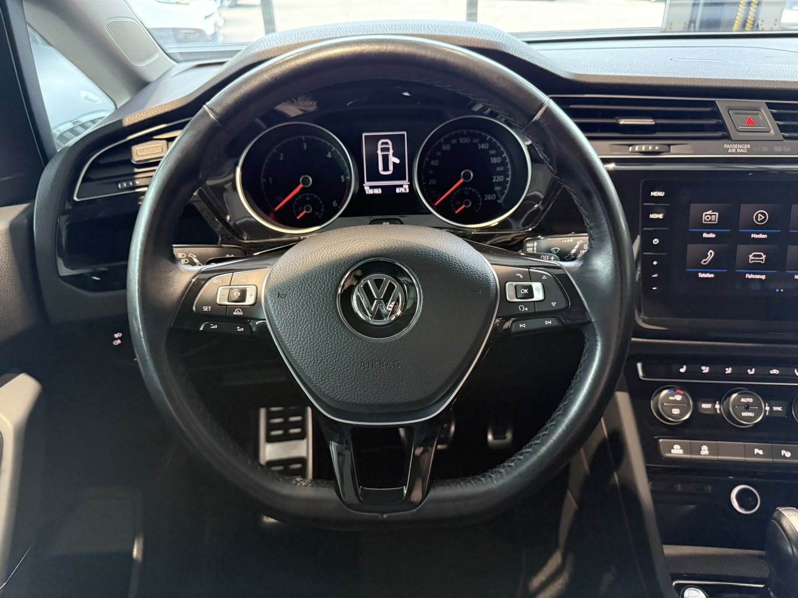 VW Touran 1.6 TDI BlueMotion Technology Comfortline DSG-image-14