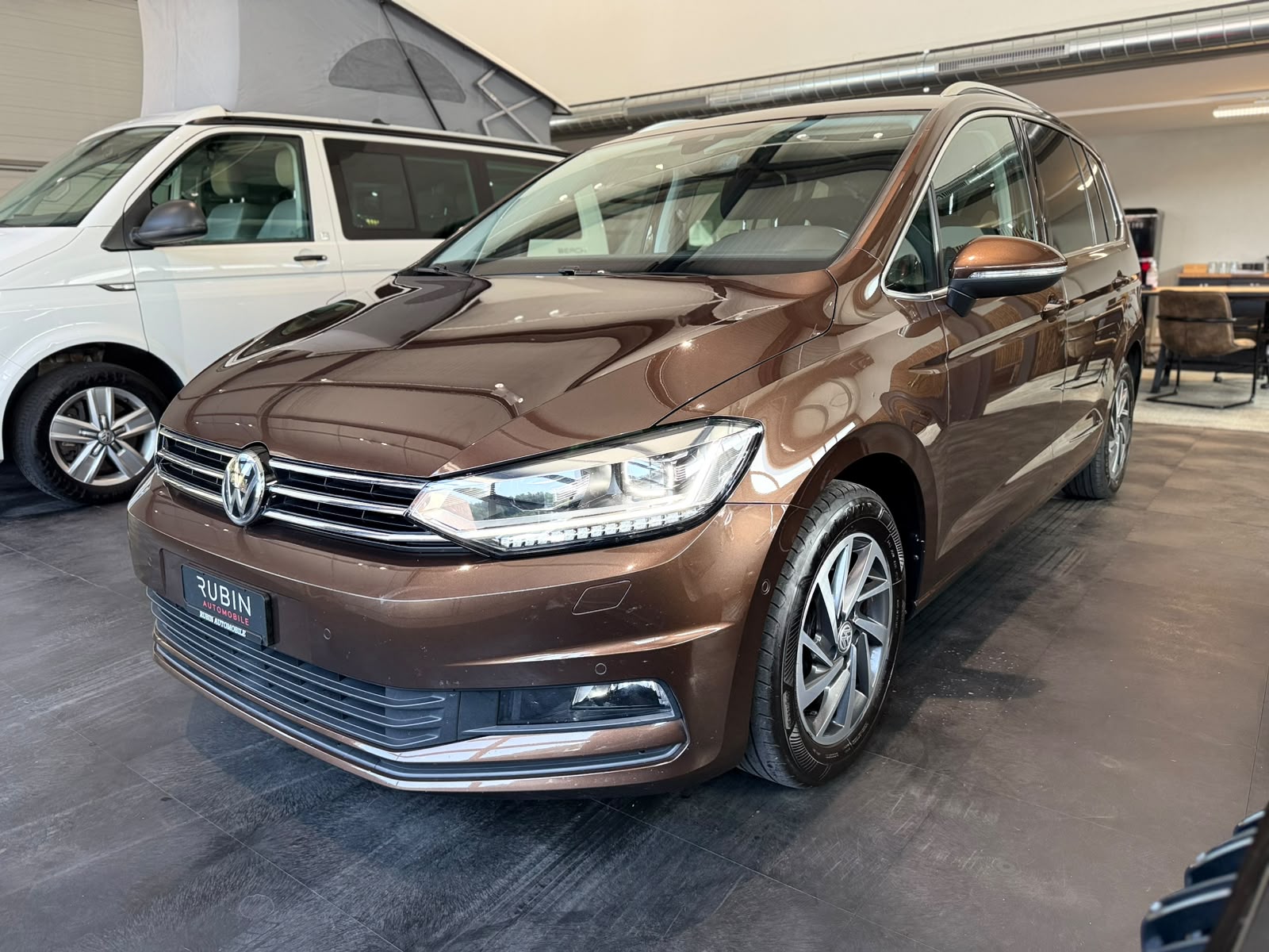 VW Touran 1.6 TDI BlueMotion Technology Comfortline DSG-image-0