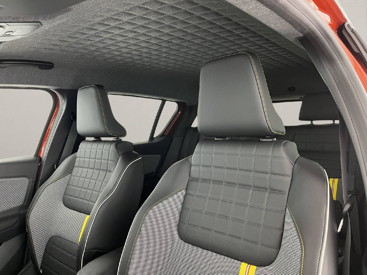RENAULT R4 E-Tech Comfort Range iconic-image-14