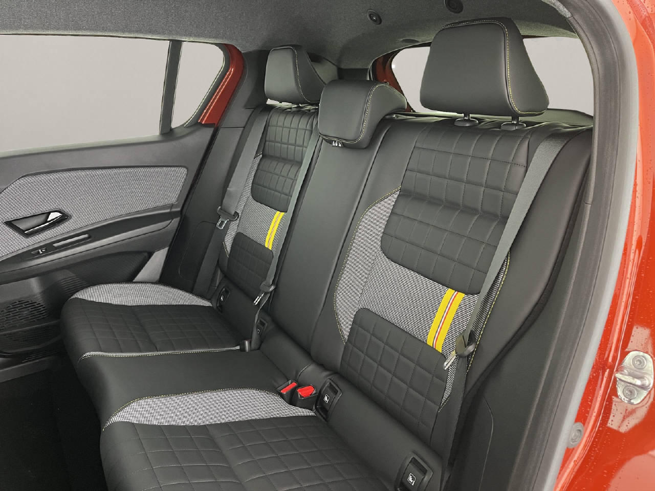 RENAULT R4 E-Tech Comfort Range iconic-image-16
