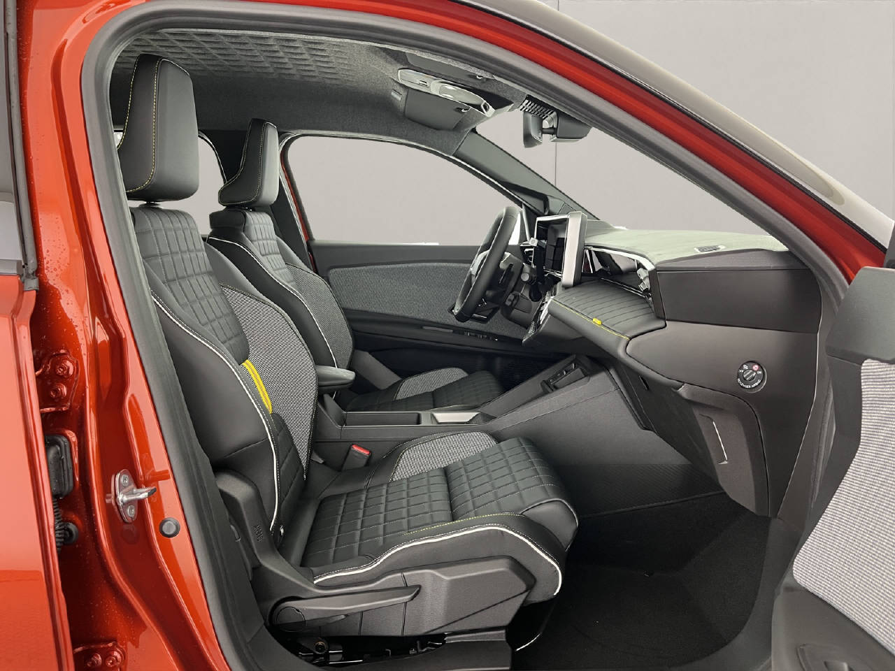 RENAULT R4 E-Tech Comfort Range iconic-image-15