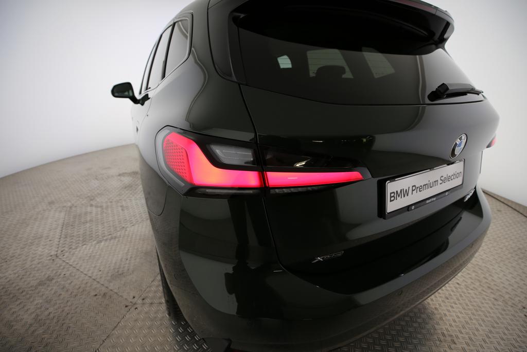 BMW 223i xDrive Active Tourer-image-16
