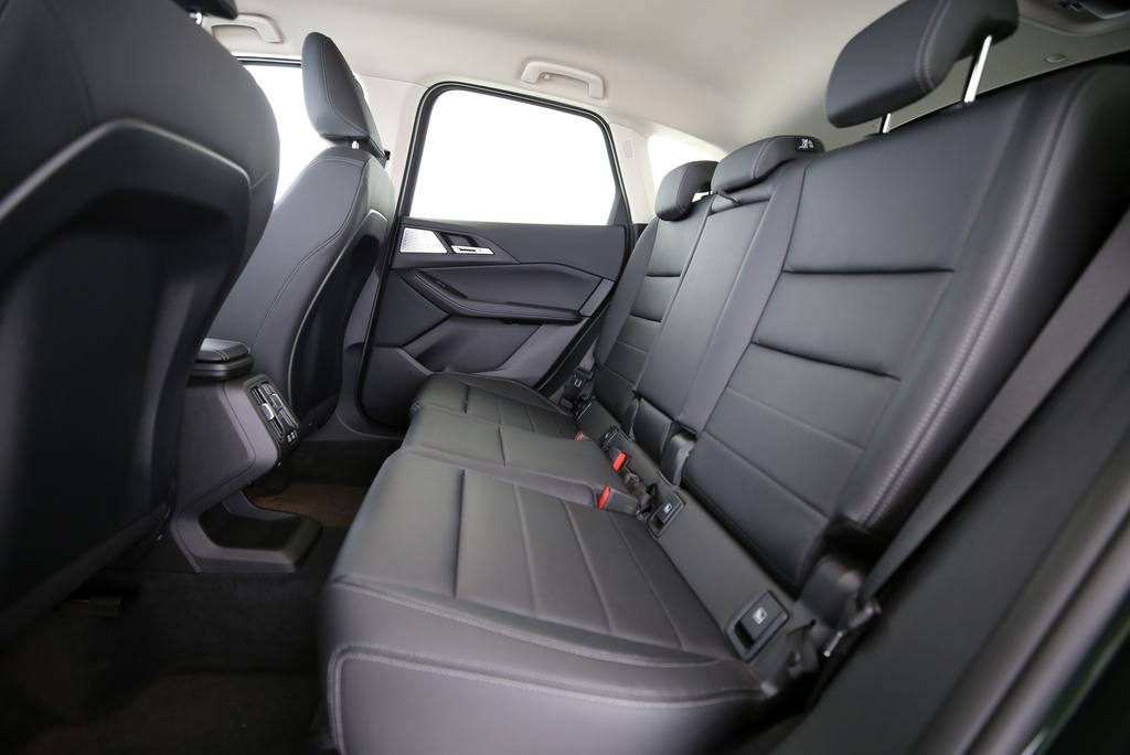 BMW 223i xDrive Active Tourer-image-13