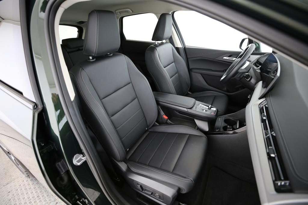 BMW 223i xDrive Active Tourer-image-14