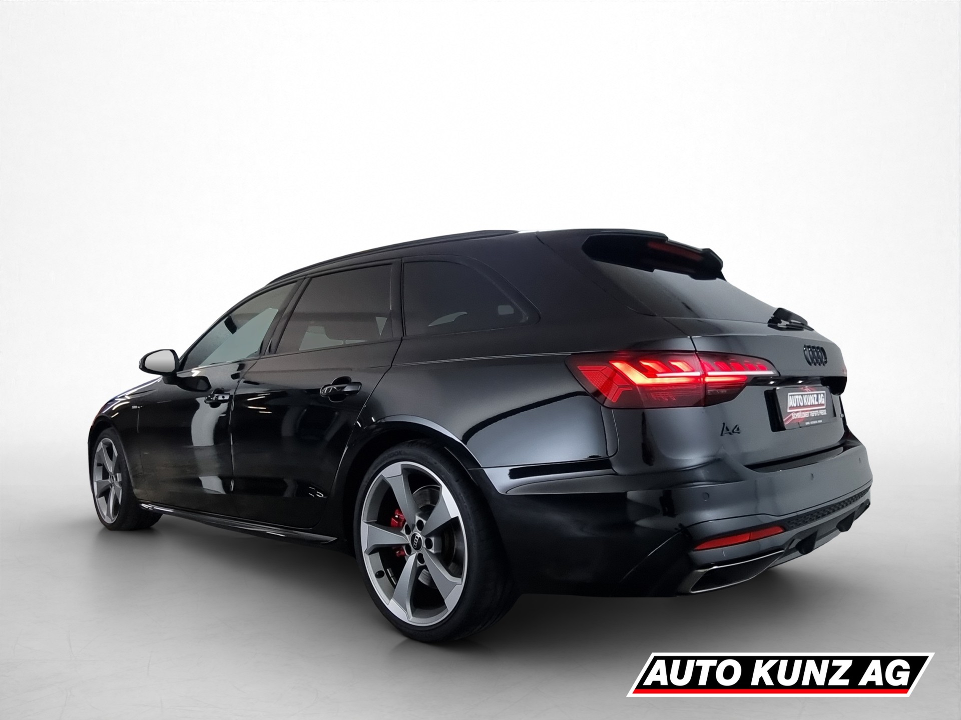 AUDI A4 Avant 2.0 45 TFSI S Line quattro S-Tronic-showroom-element-3