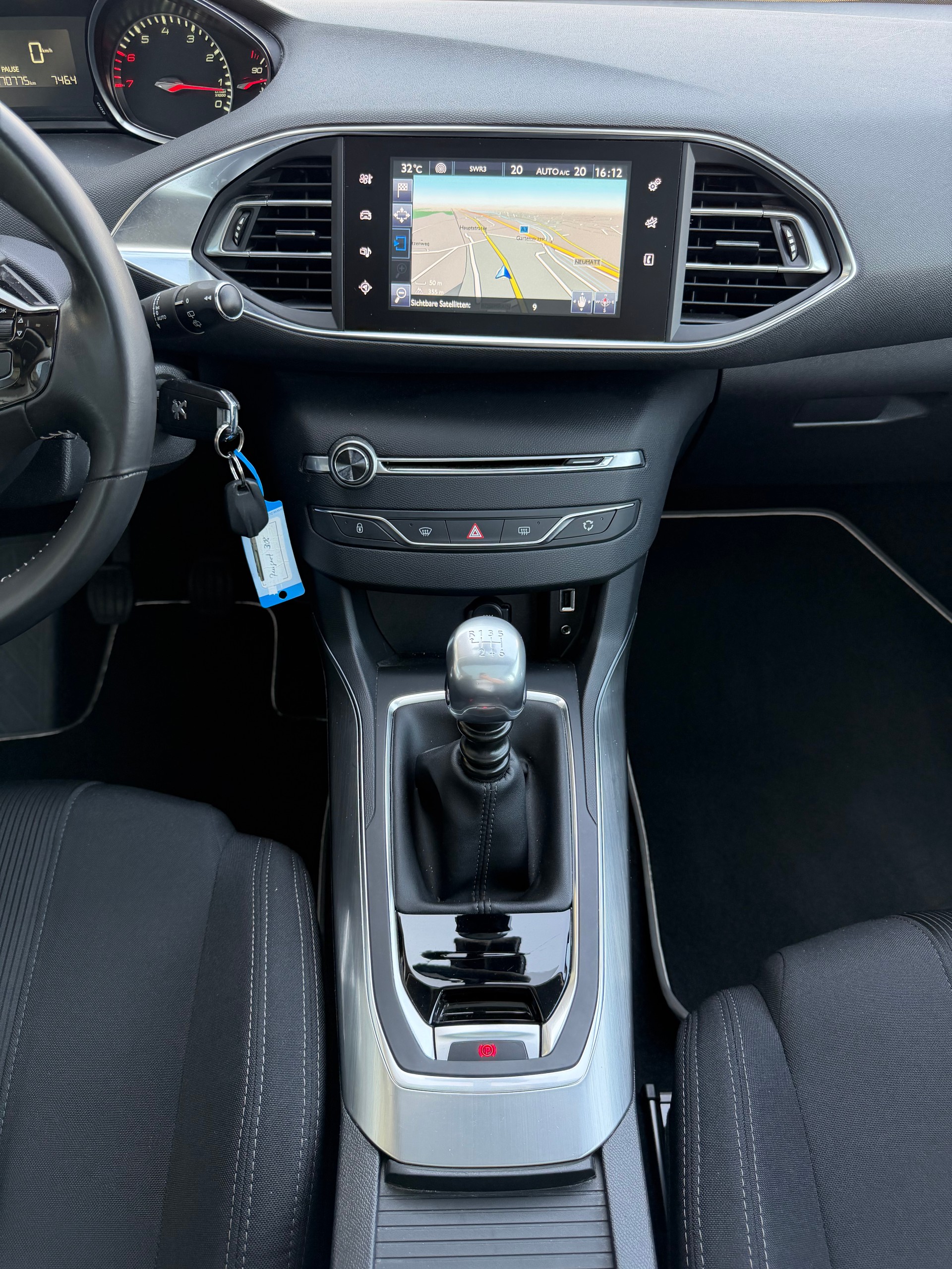 PEUGEOT 308 1.6 THP Allure-image-15