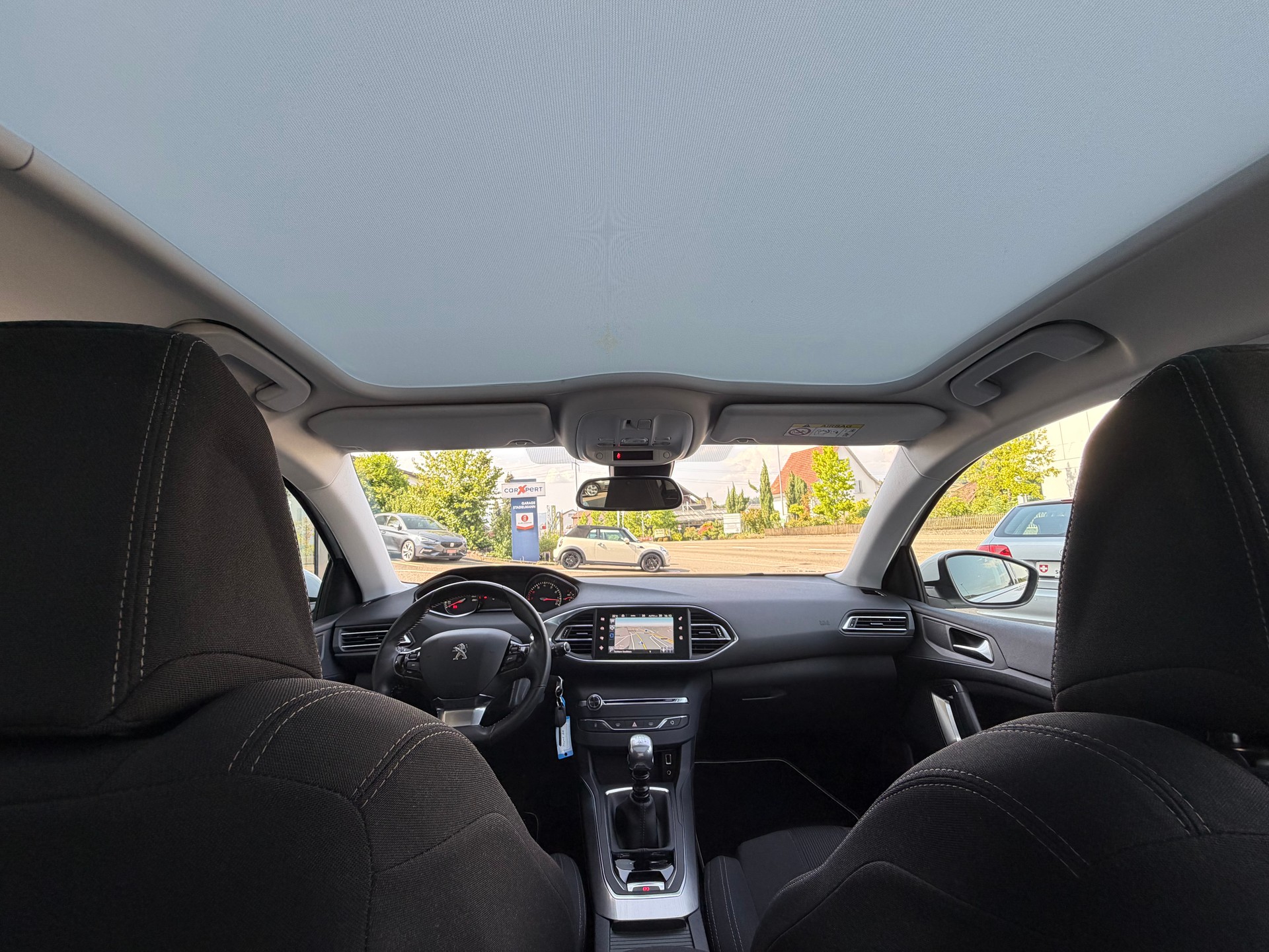 PEUGEOT 308 1.6 THP Allure-image-18