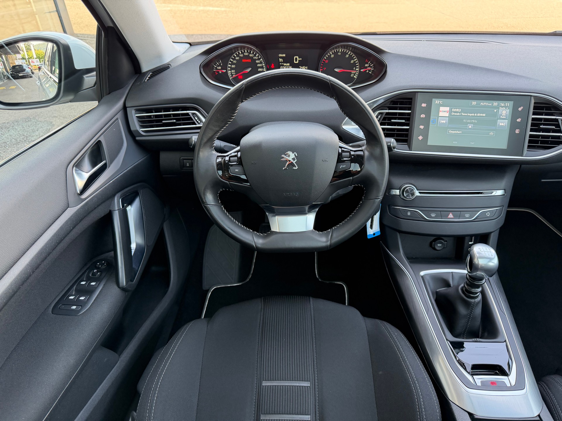 PEUGEOT 308 1.6 THP Allure-image-12