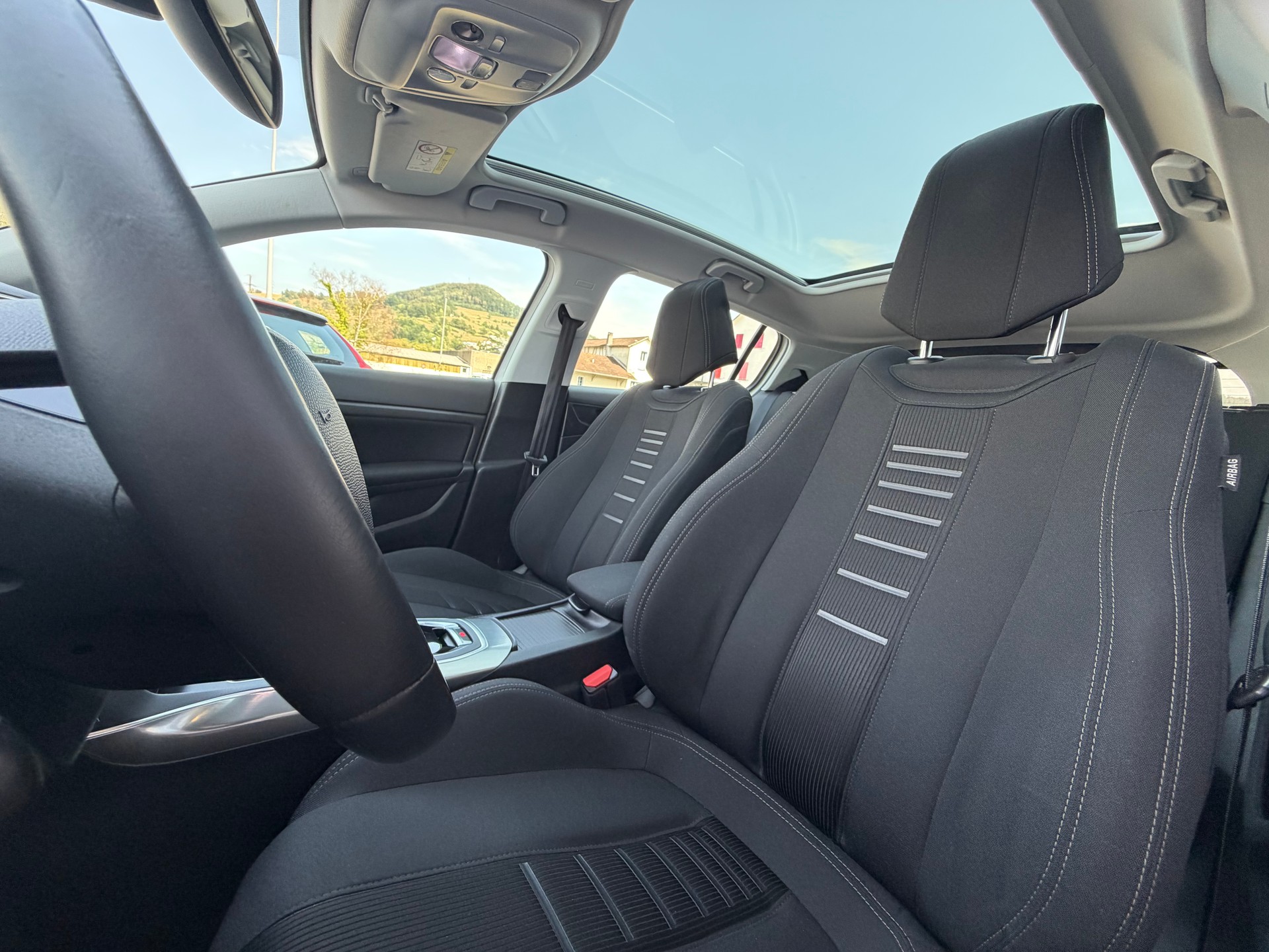 PEUGEOT 308 1.6 THP Allure-image-11