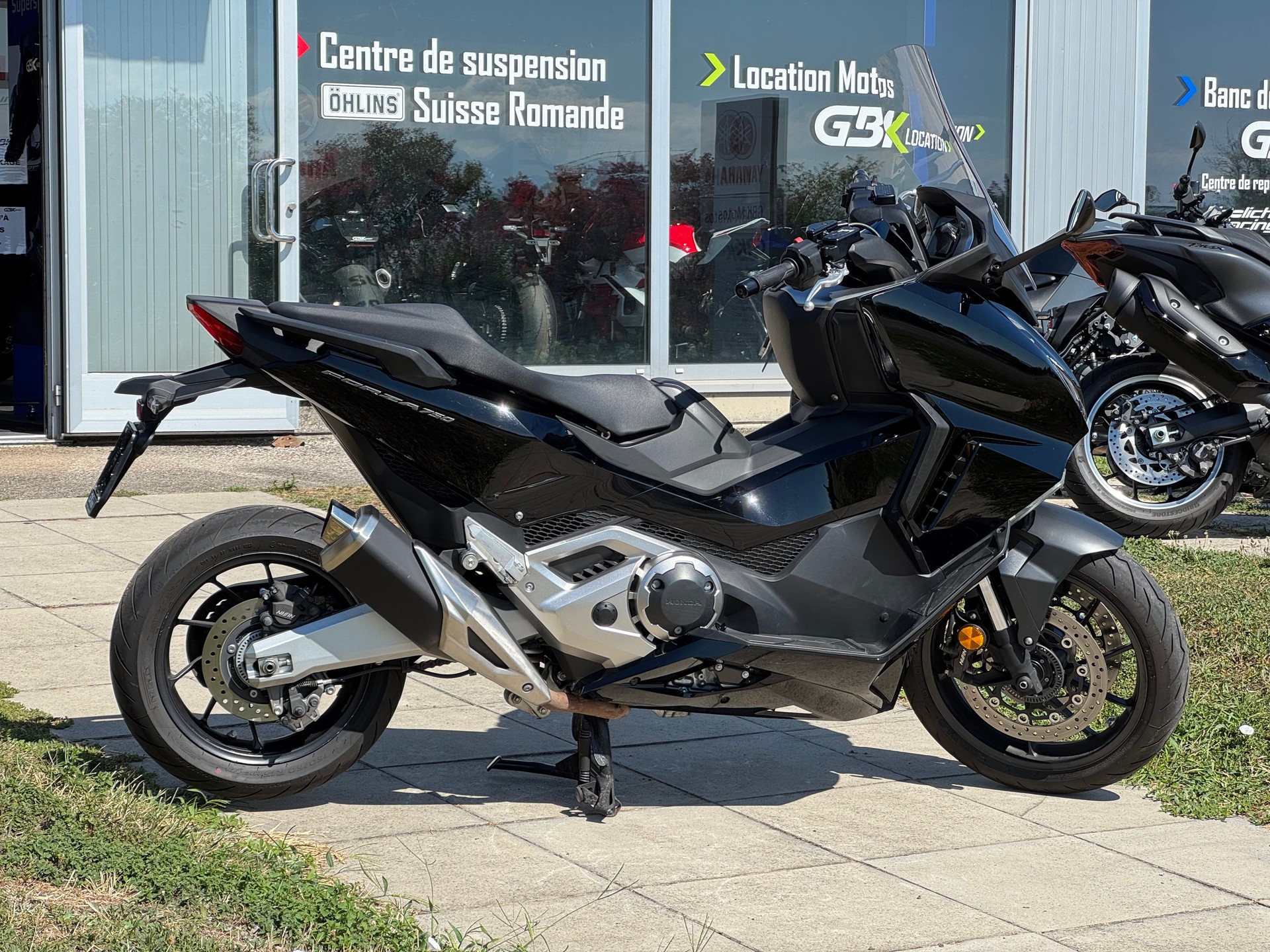 HONDA NSS 750-showroom-element-1
