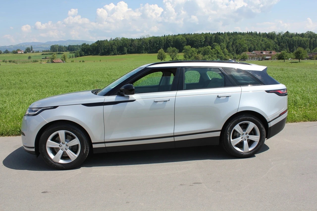 LAND ROVER Range Rover Velar R-Dynamic D 300 S Automatic mit Anhängerkupplung-image-4
