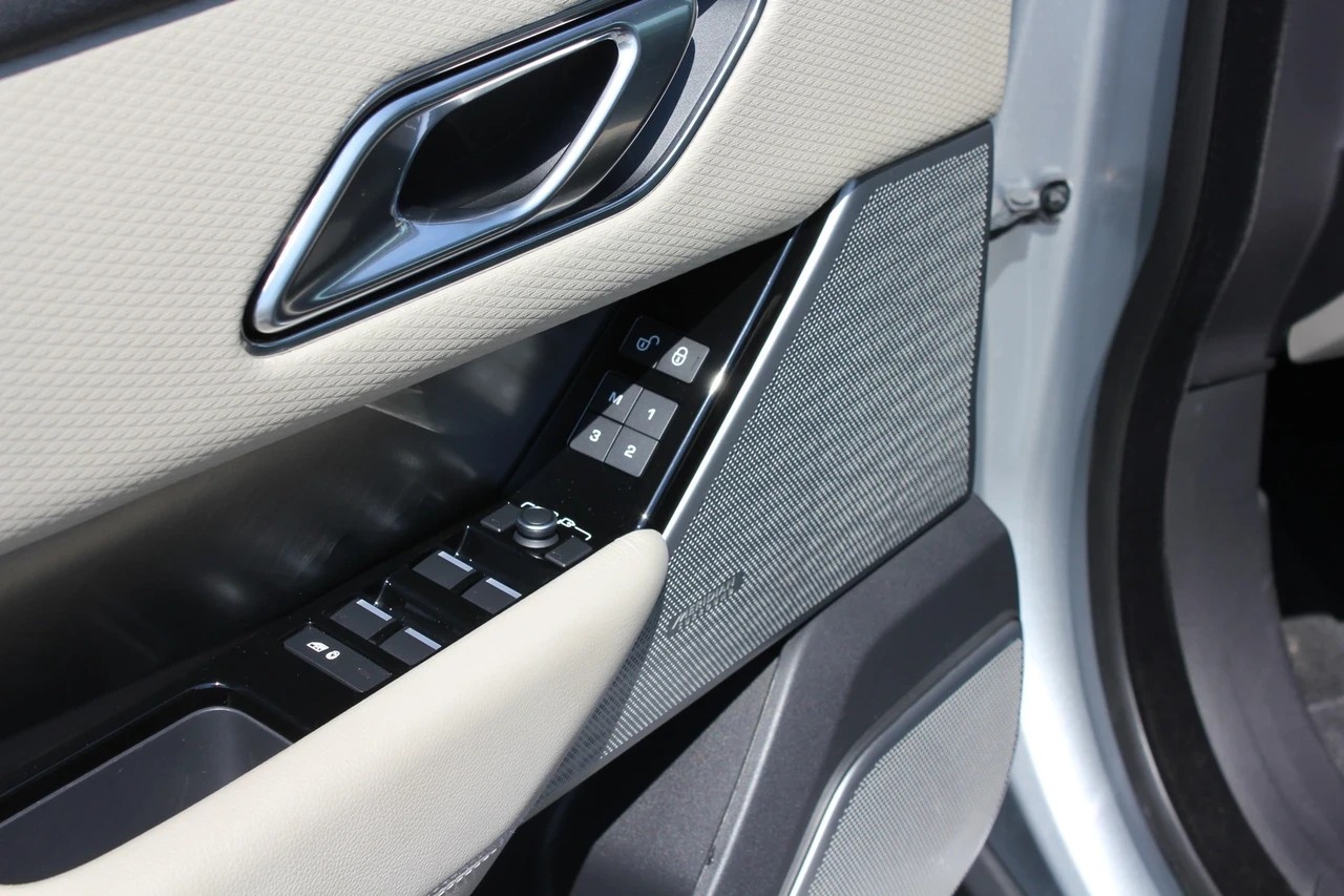 LAND ROVER Range Rover Velar R-Dynamic D 300 S Automatic mit Anhängerkupplung-image-11