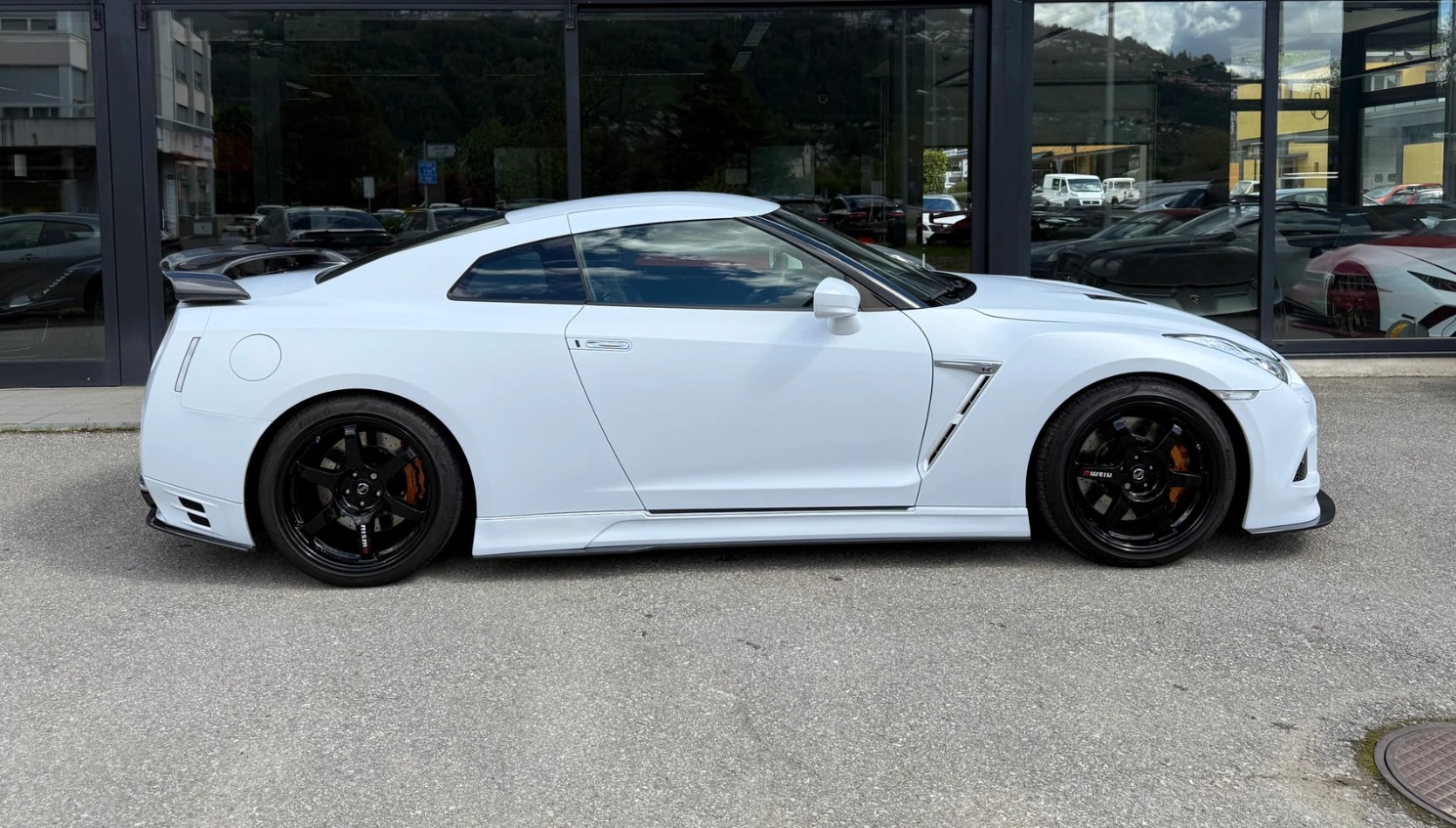 NISSAN 3.8 V6 BiT Track Edition-image-0