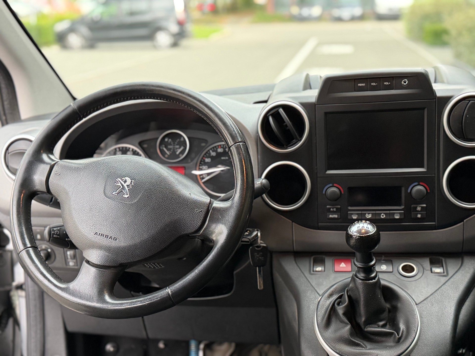 PEUGEOT Partner 1.6 BlueHDi Active-image-10