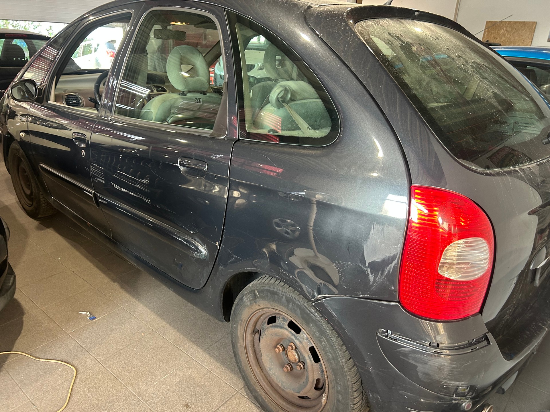 CITROEN Xsara Picasso 2.0i 16V Edition Automatic-image-4