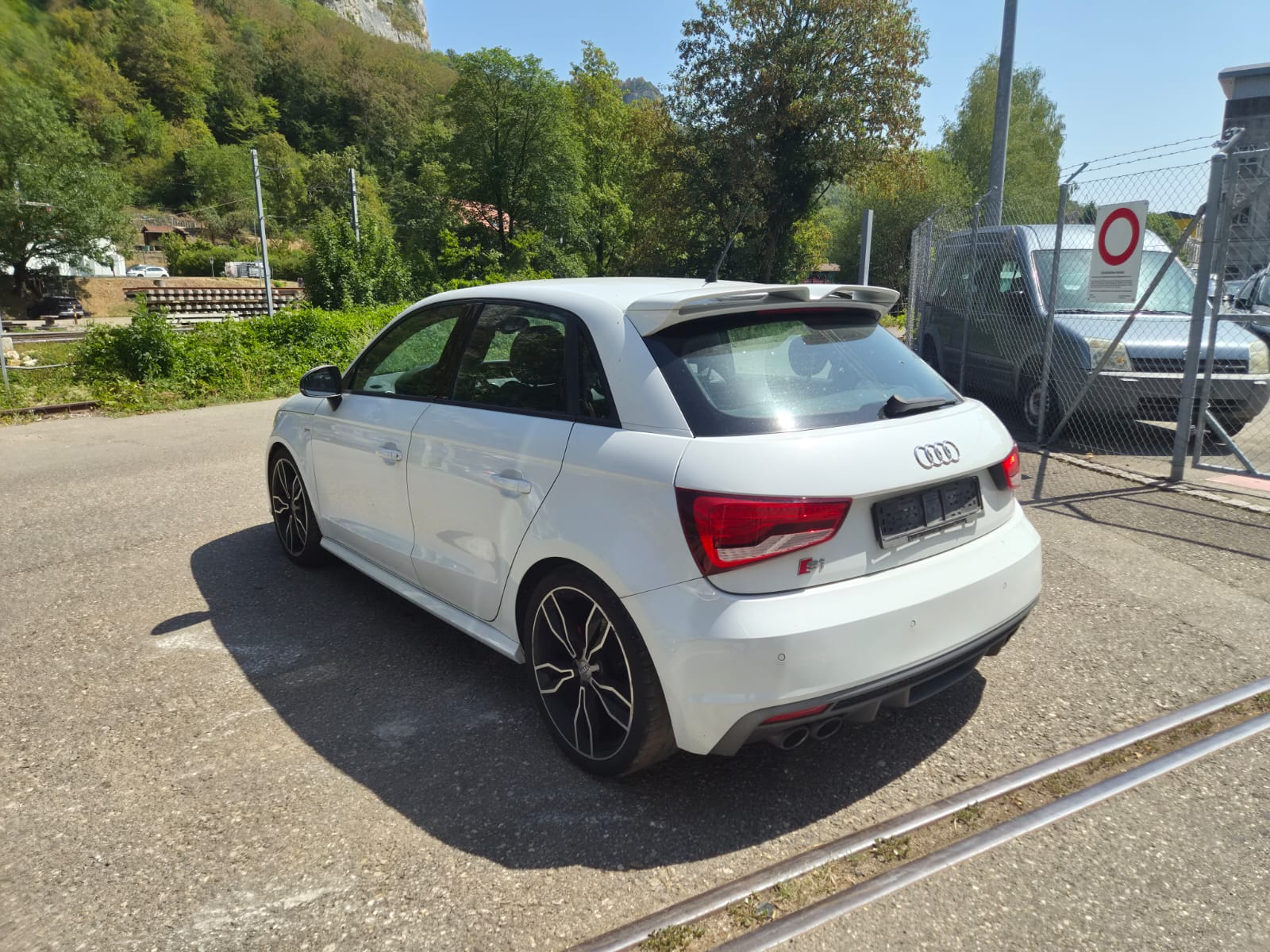 AUDI S1 Sportback 2.0 TFSI Sport quattro-image-1