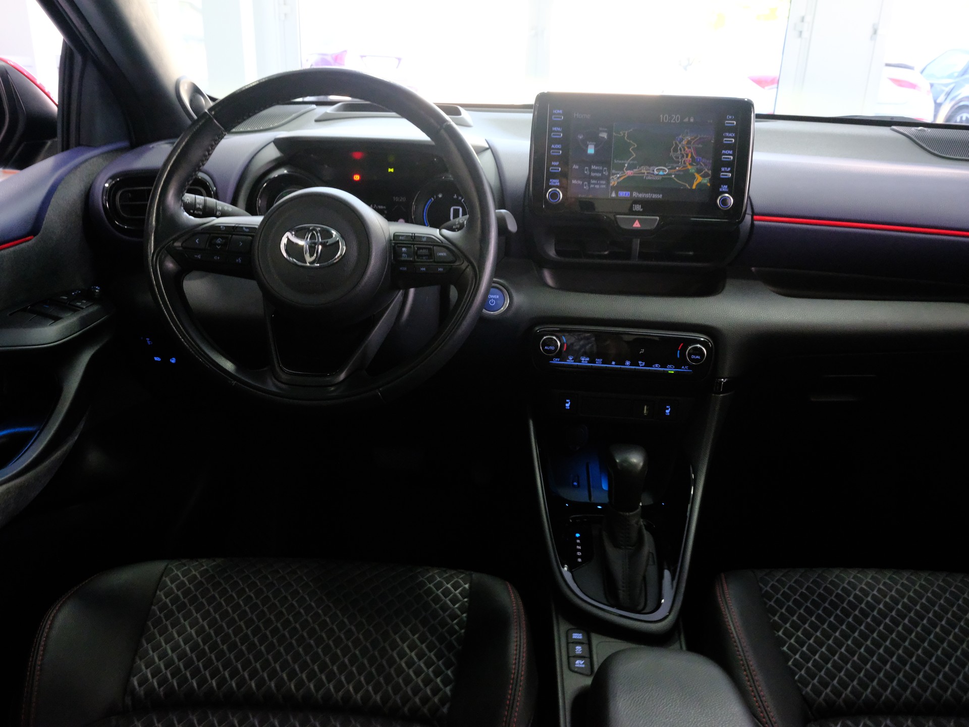 TOYOTA Yaris 1.5 Pop e-CVT-image-13
