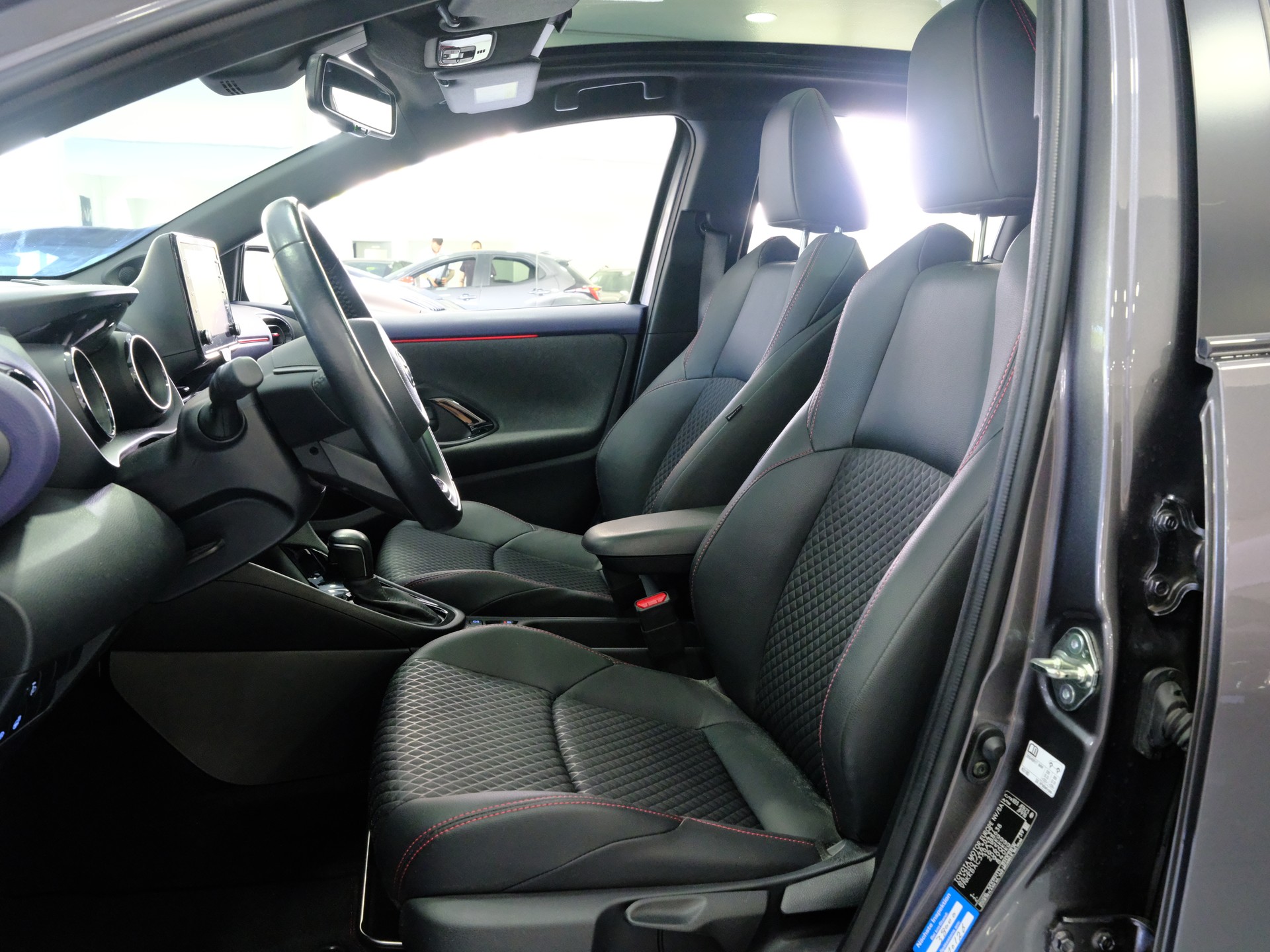 TOYOTA Yaris 1.5 Pop e-CVT-image-11