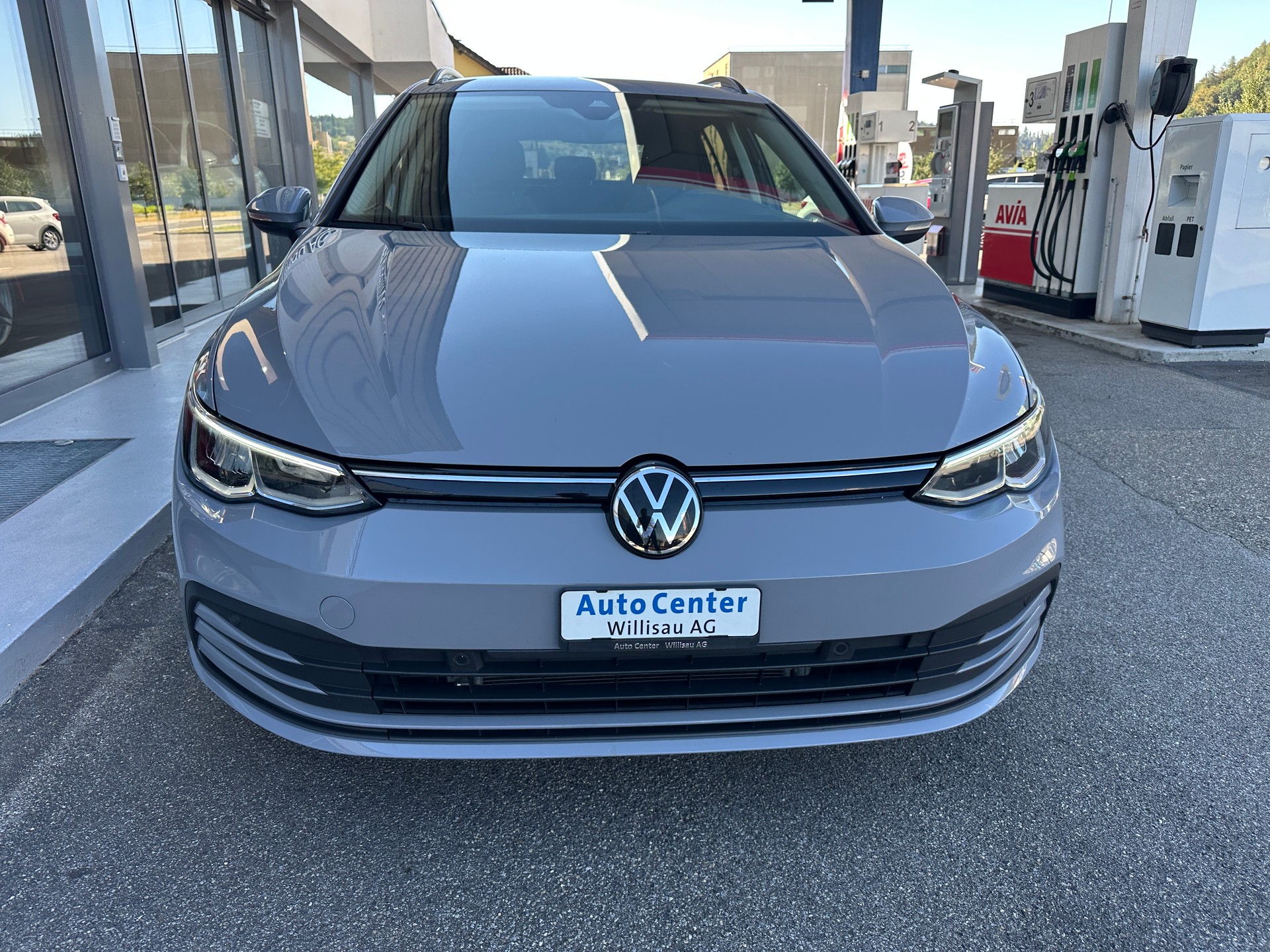 VW Golf Variant 2.0 TDI Life DSG 4Motion-image-2