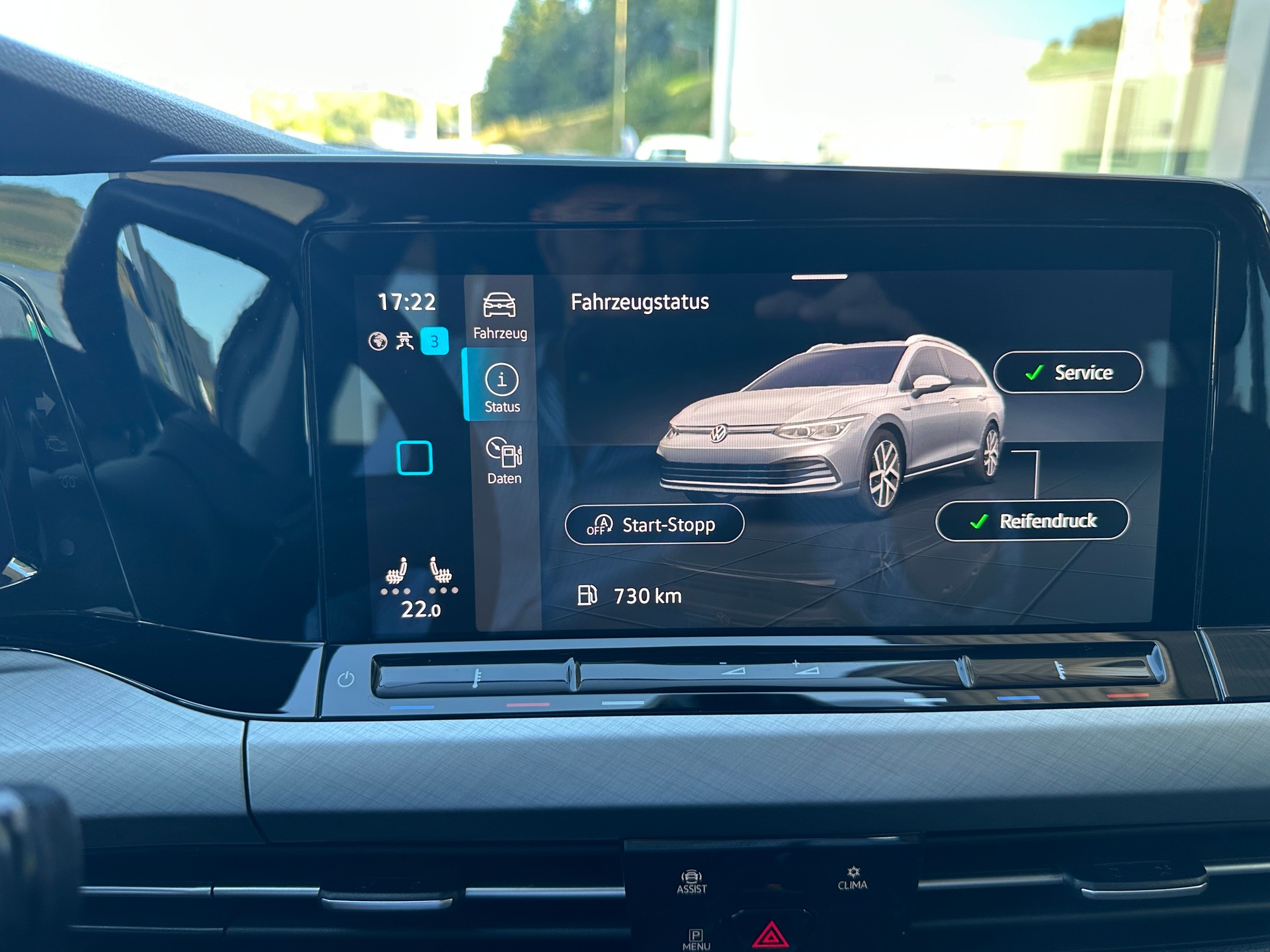 VW Golf Variant 2.0 TDI Life DSG 4Motion-image-12