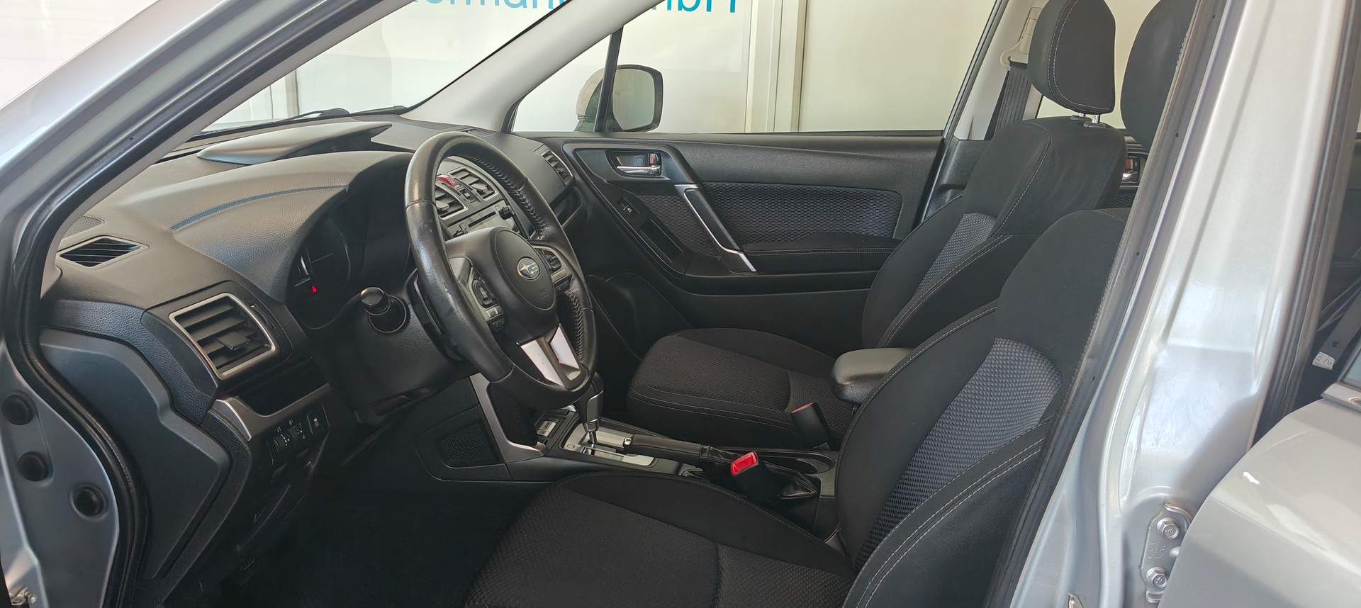 SUBARU Forester 2.0i Swiss Lineartronic-image-8