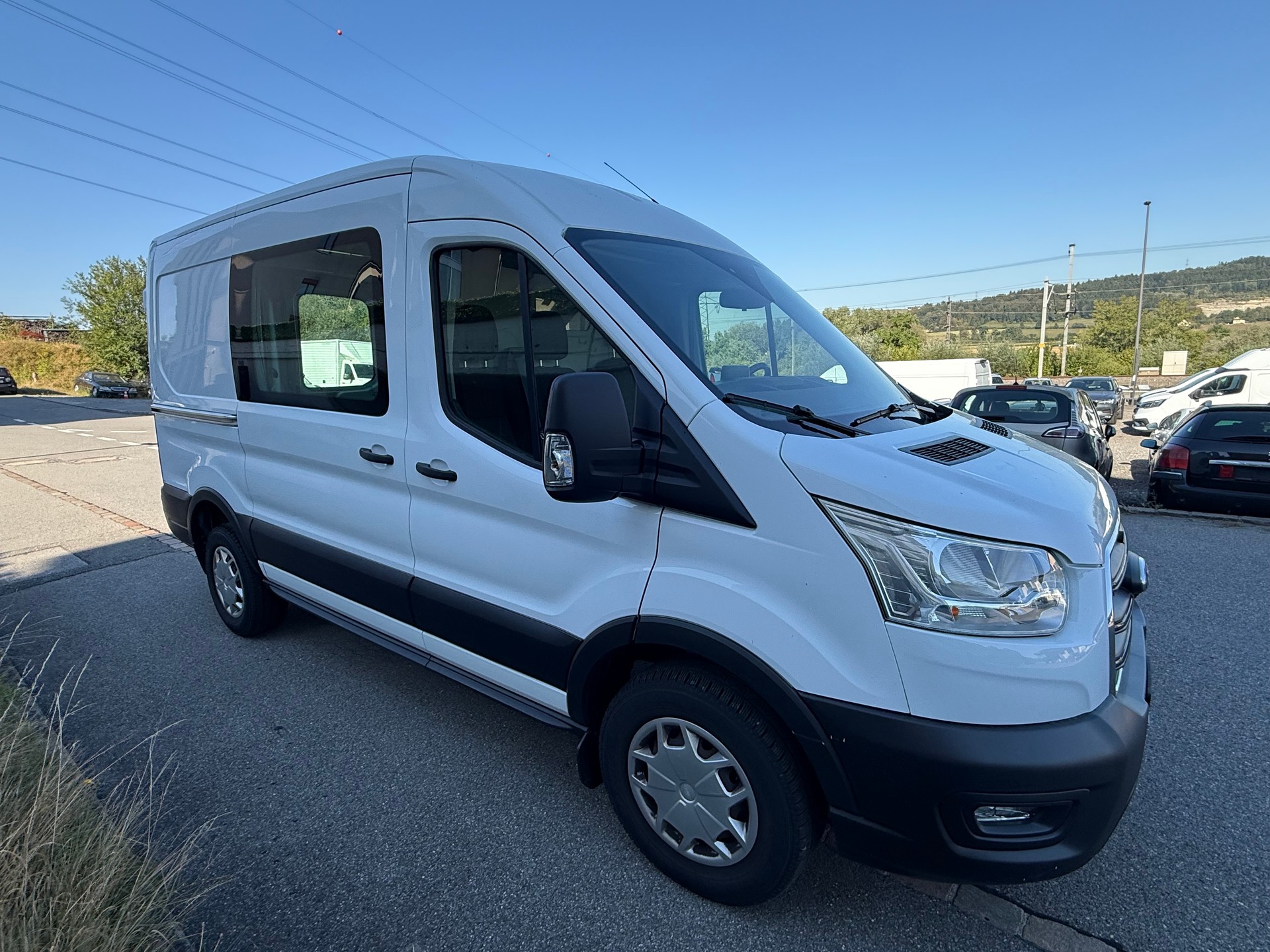 FORD Transit Van 350 L2 Trend 2.0 TDCi 130 4WD-image-6