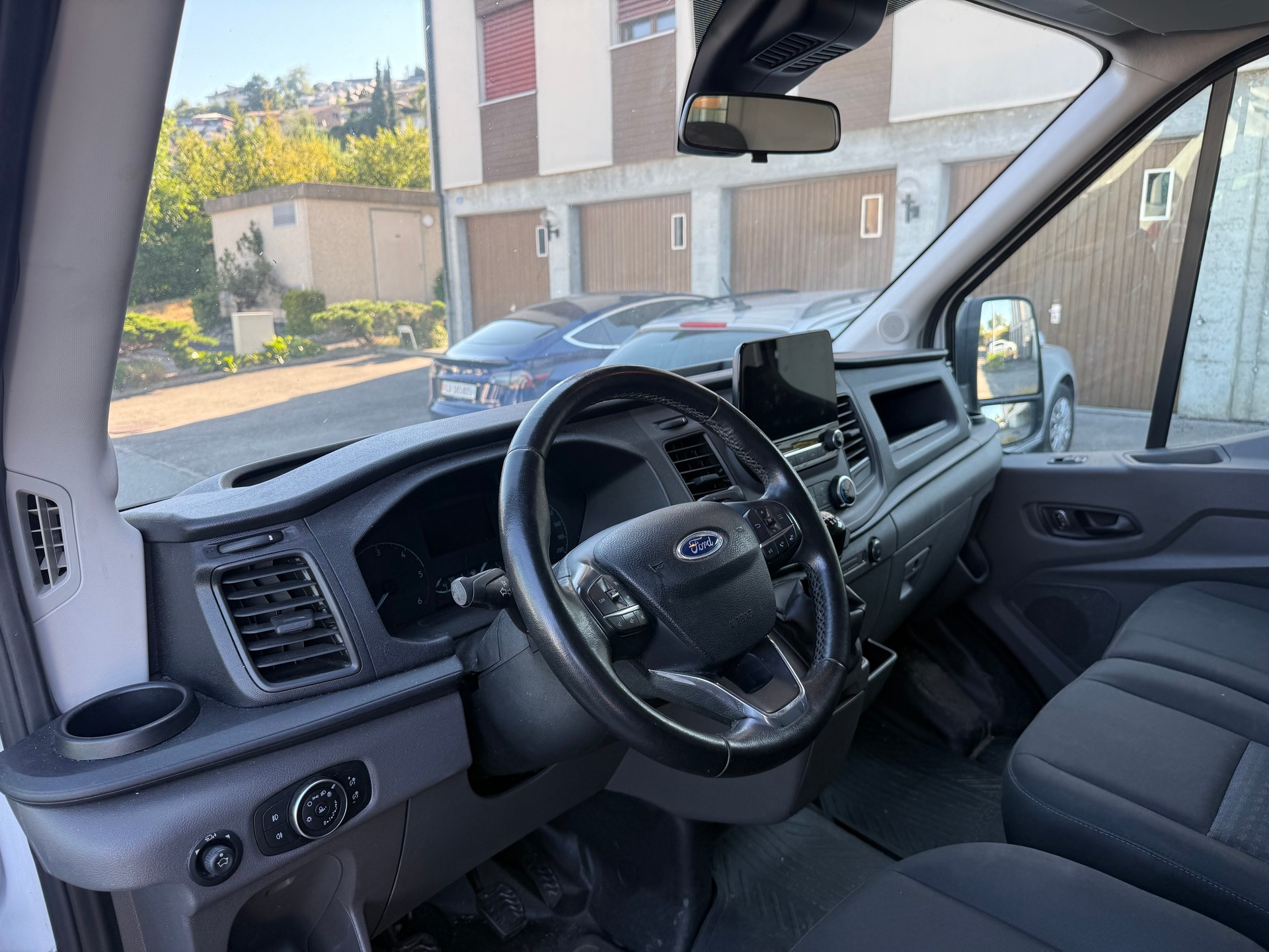 FORD Transit Van 350 L2 Trend 2.0 TDCi 130 4WD-image-7
