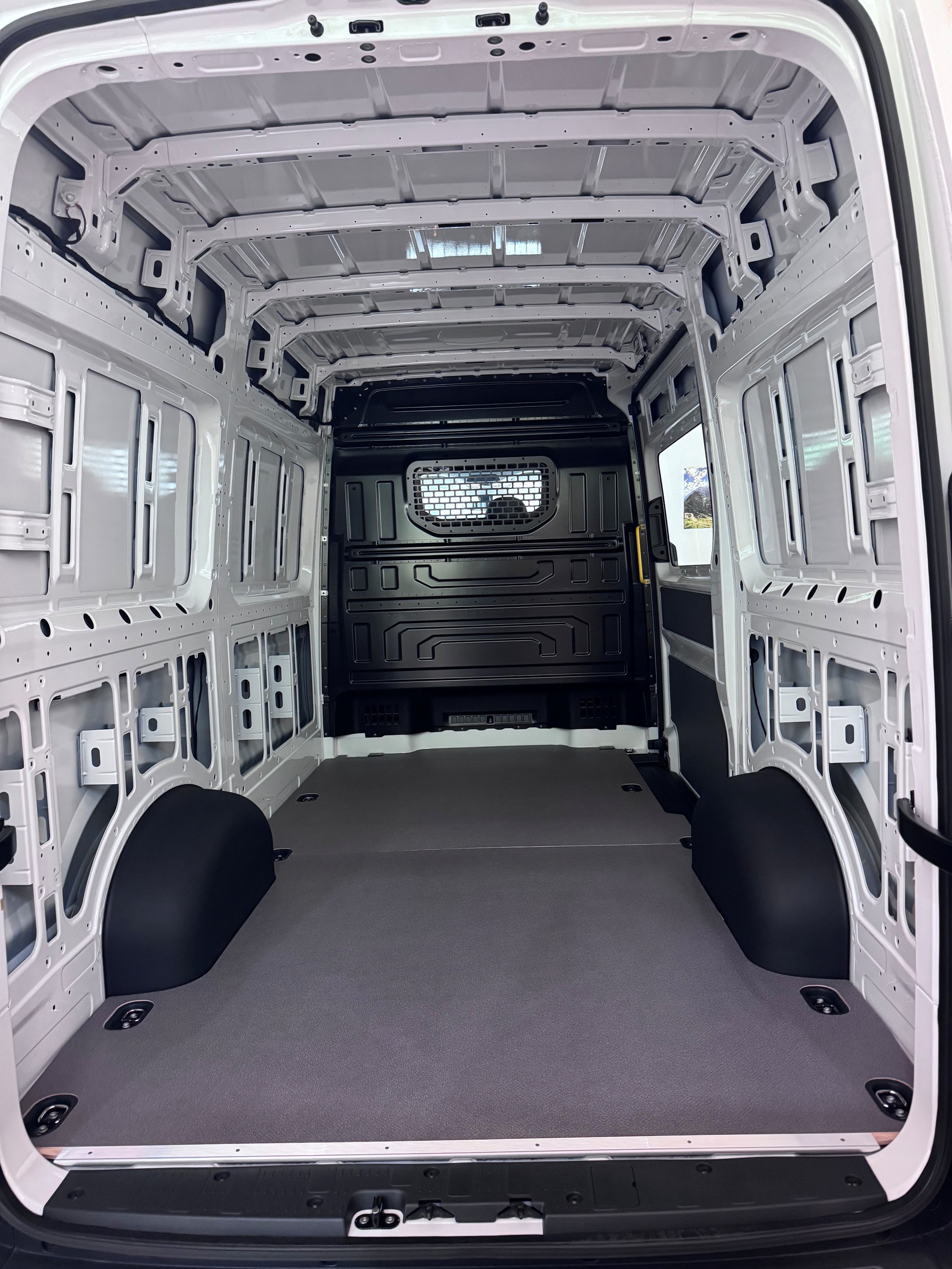 VW Crafter 35 Kaw. 3640 2.0 TDI 140 Entry-image-4
