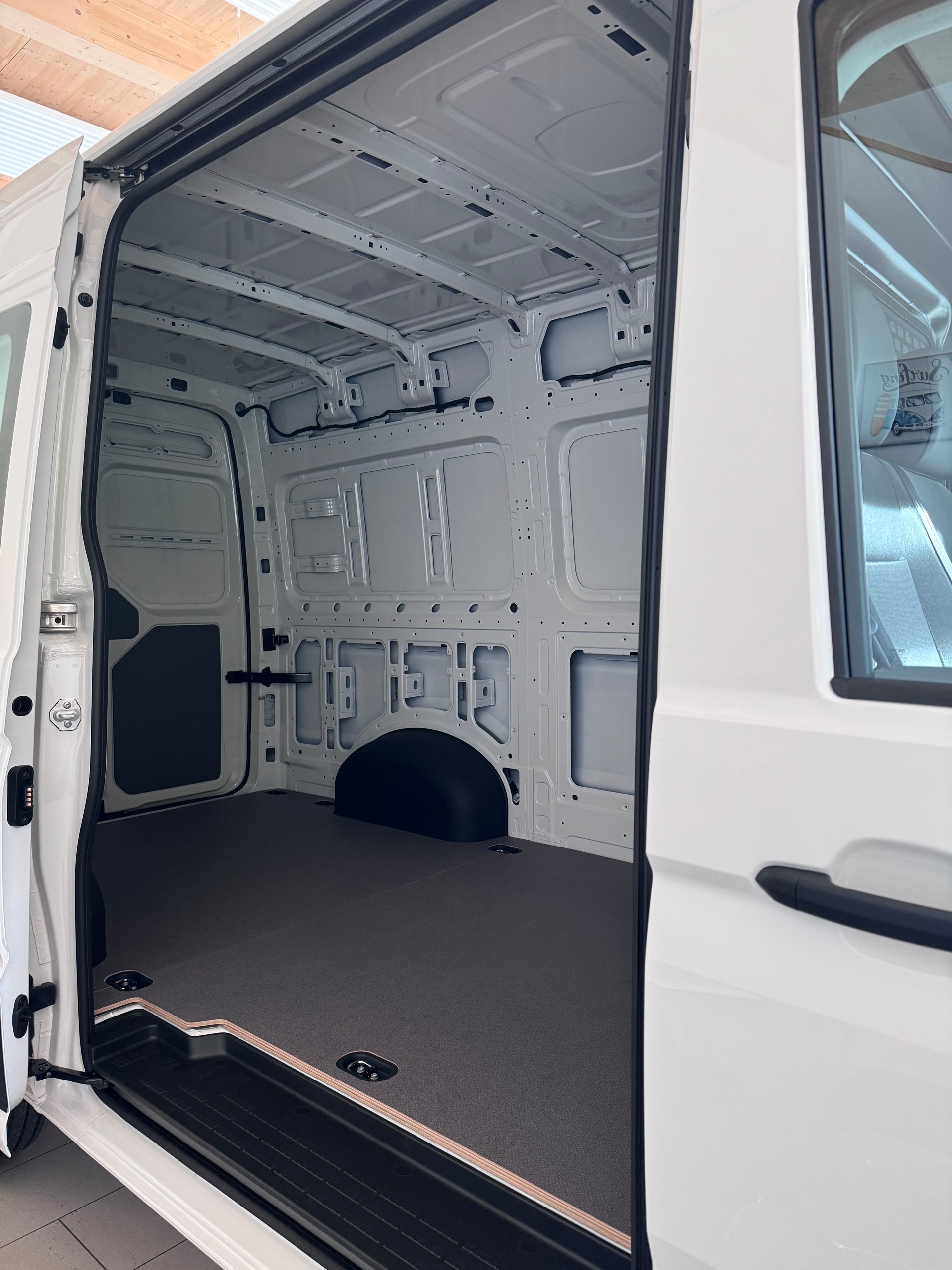 VW Crafter 35 Kaw. 3640 2.0 TDI 140 Entry-image-5