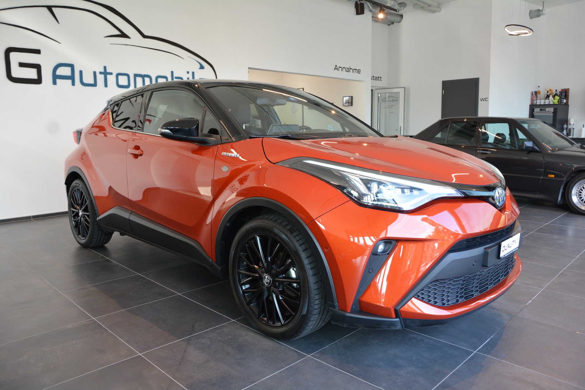 TOYOTA C-HR 2.0 HSD CVT Premium-image-6