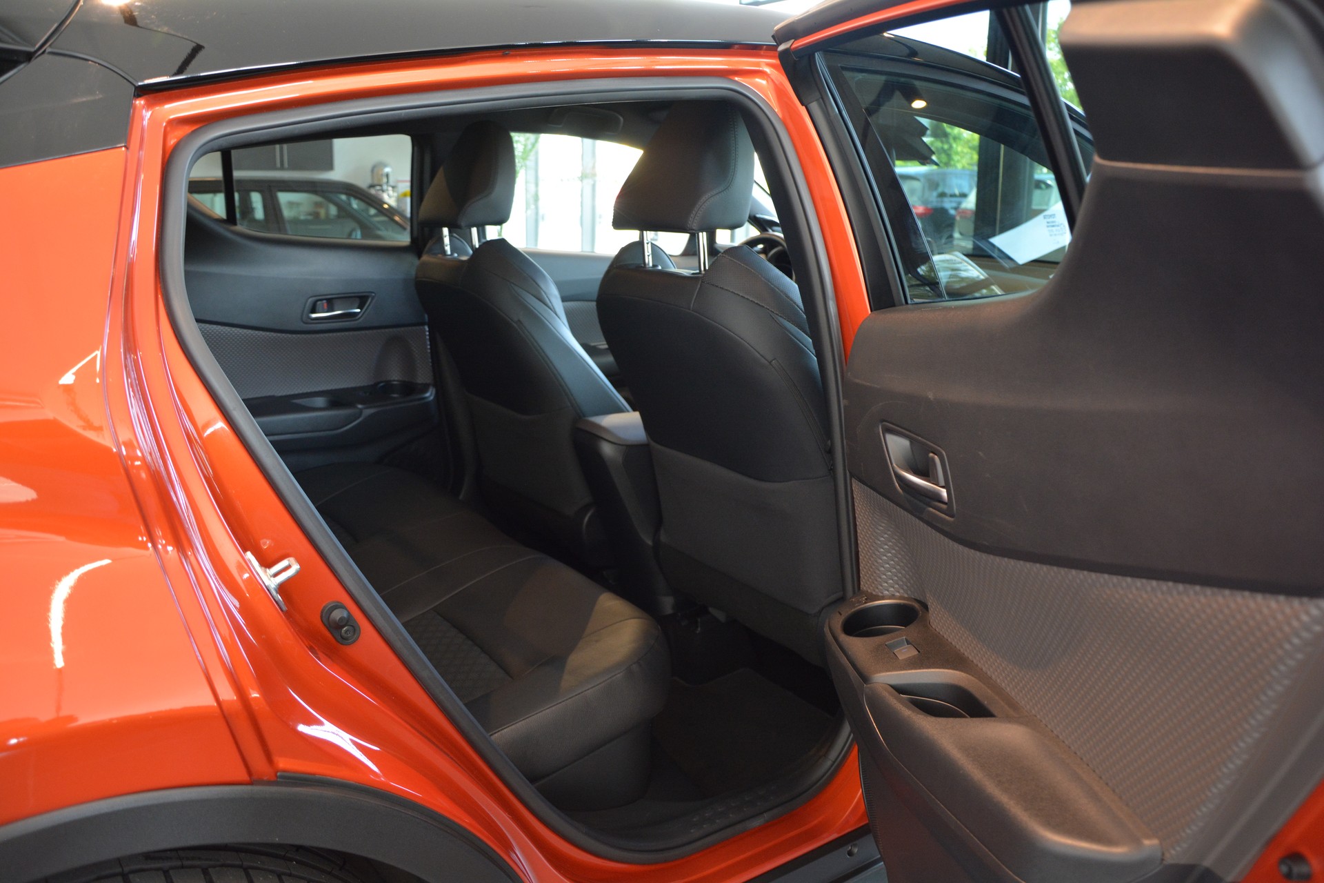 TOYOTA C-HR 2.0 HSD CVT Premium-image-12