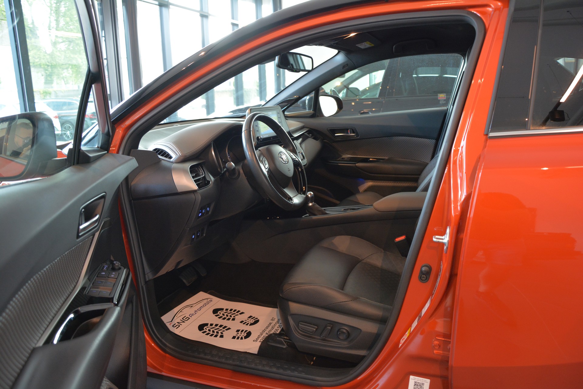 TOYOTA C-HR 2.0 HSD CVT Premium-image-7