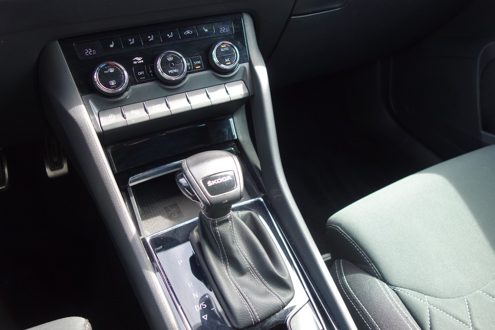 SKODA Karoq 1.5 TSI SportLine DSG-image-6