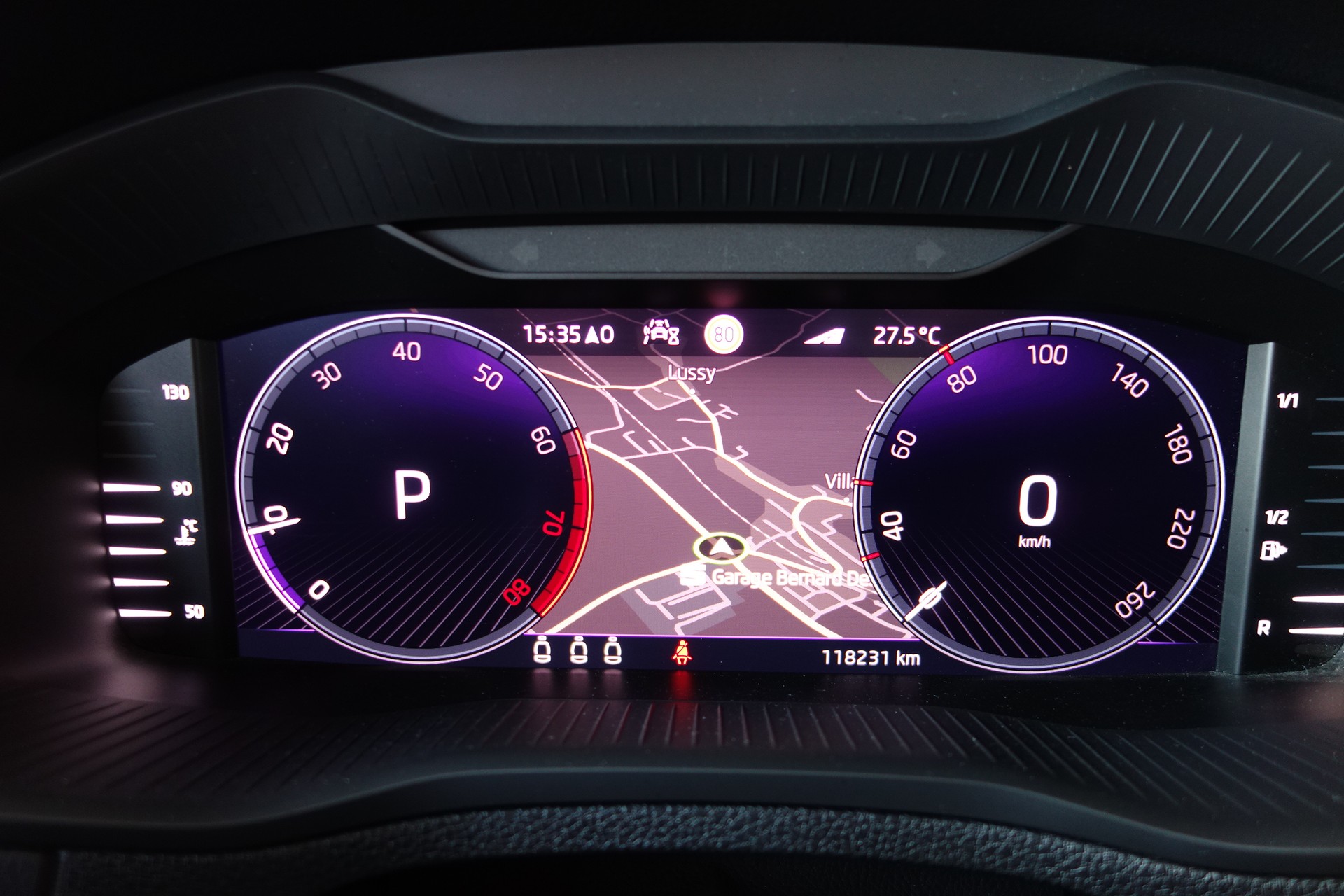 SKODA Karoq 1.5 TSI SportLine DSG-image-12
