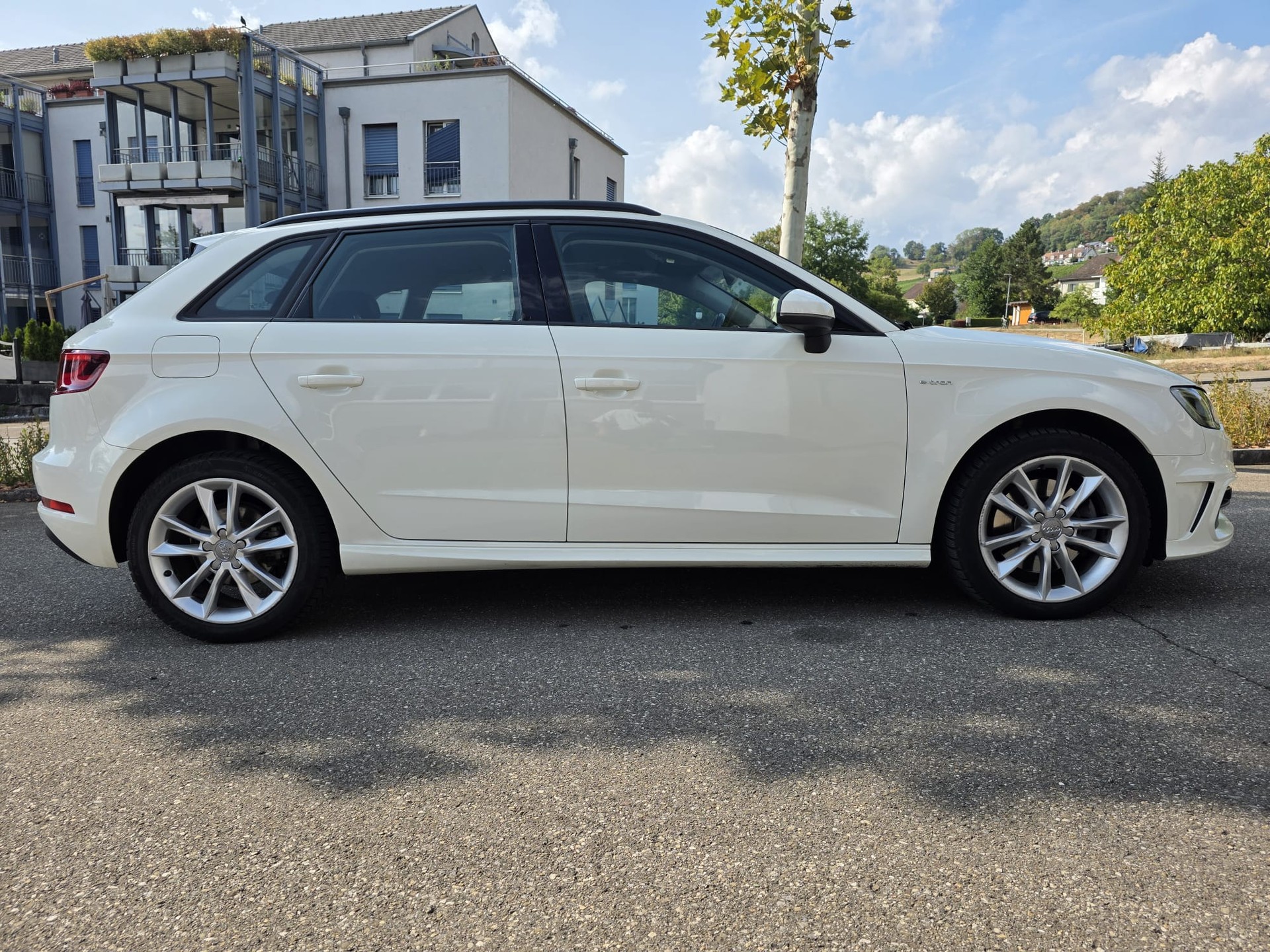 AUDI A3 Sportback 1.4 e-tron Attraction S-tronic-image-11
