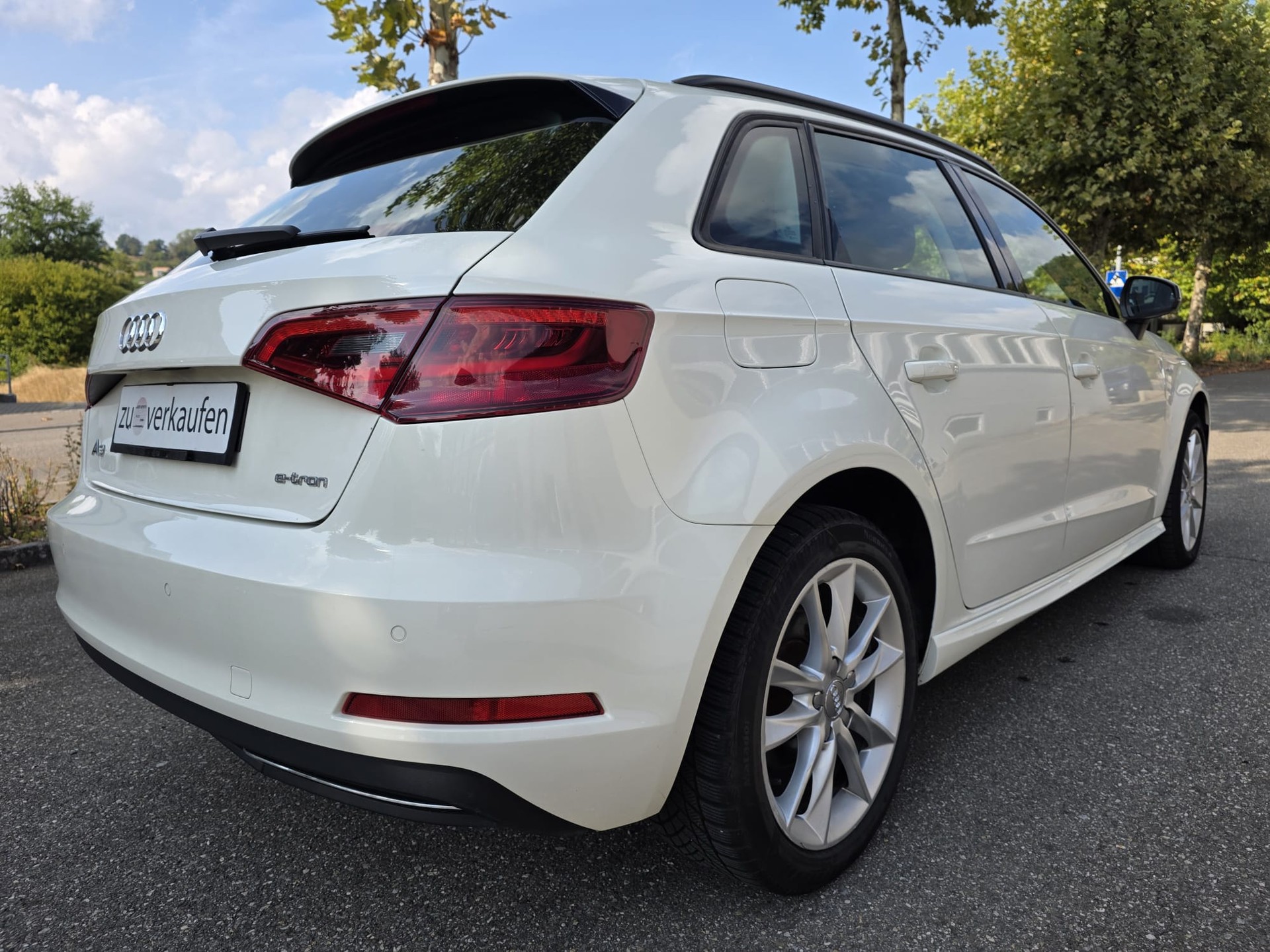 AUDI A3 Sportback 1.4 e-tron Attraction S-tronic-image-3