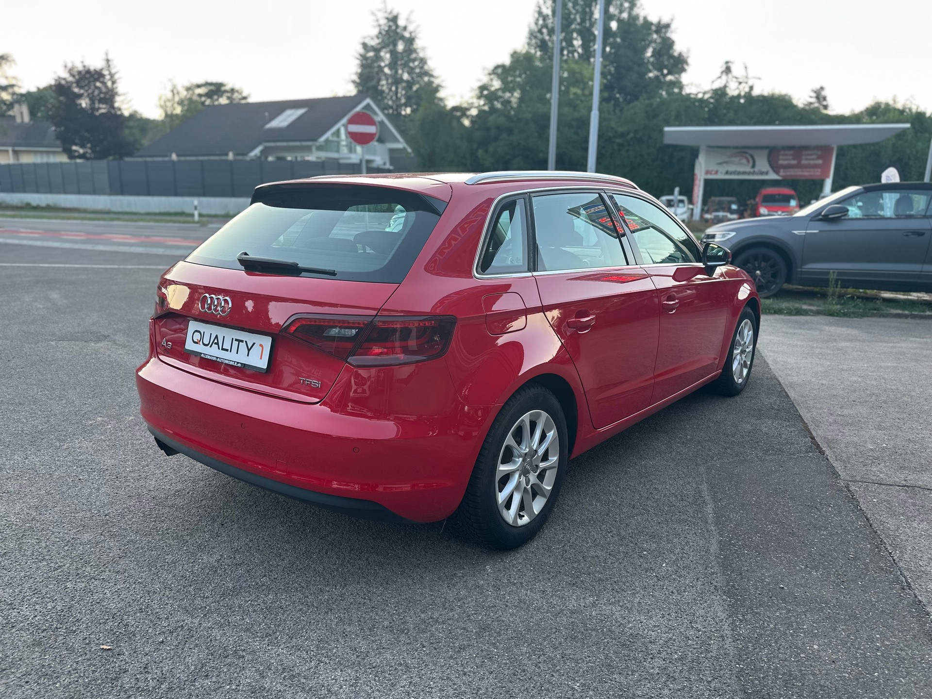 AUDI A3 Sportback 1.4 TFSI Ambiente S-tronic-image-2