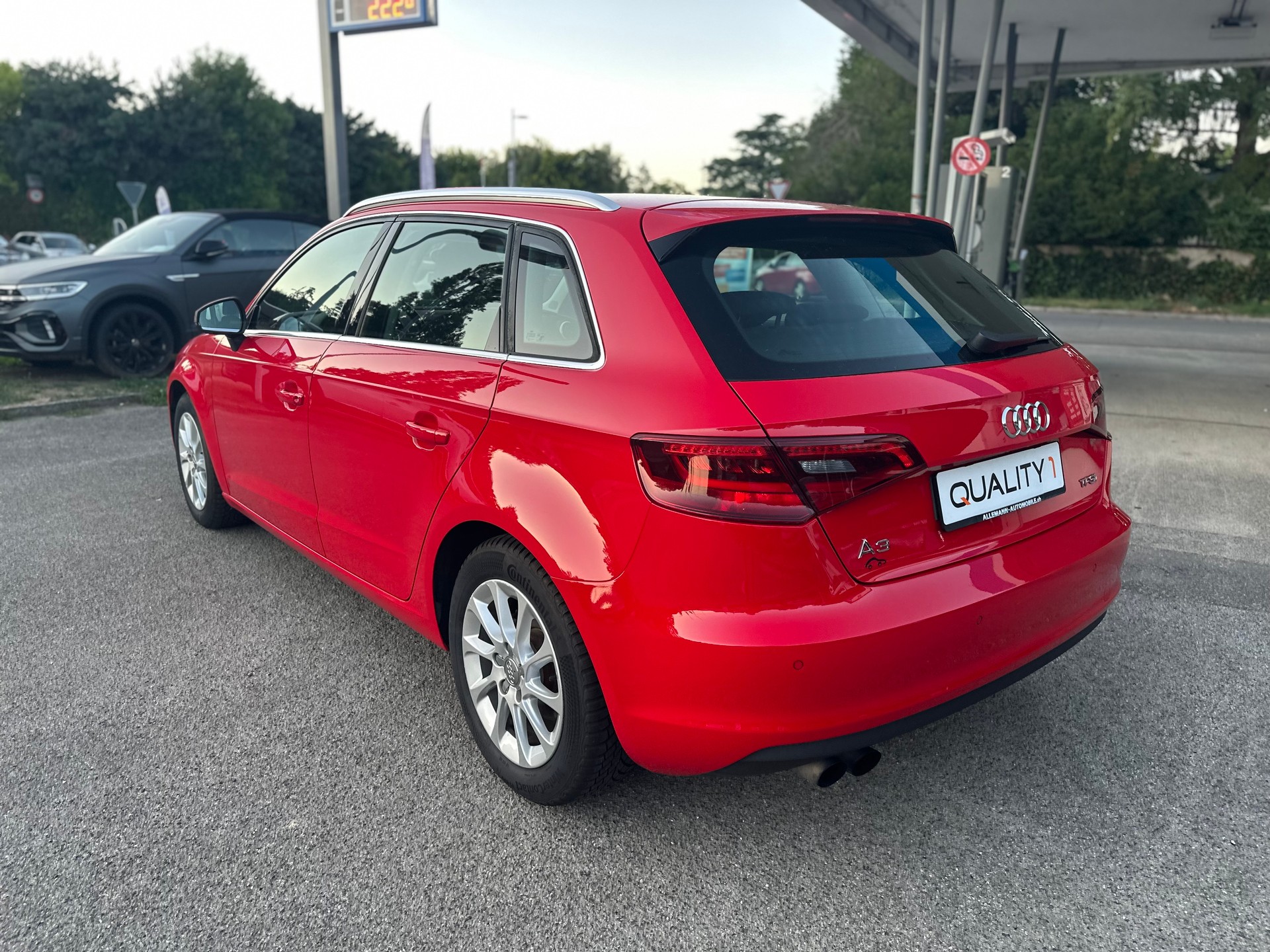 AUDI A3 Sportback 1.4 TFSI Ambiente S-tronic-image-5