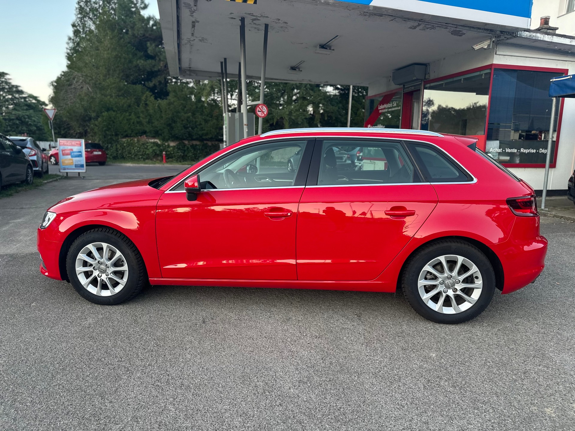 AUDI A3 Sportback 1.4 TFSI Ambiente S-tronic-image-6