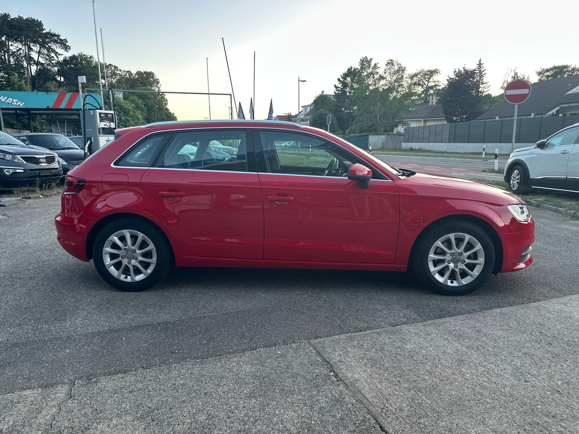 AUDI A3 Sportback 1.4 TFSI Ambiente S-tronic-image-4