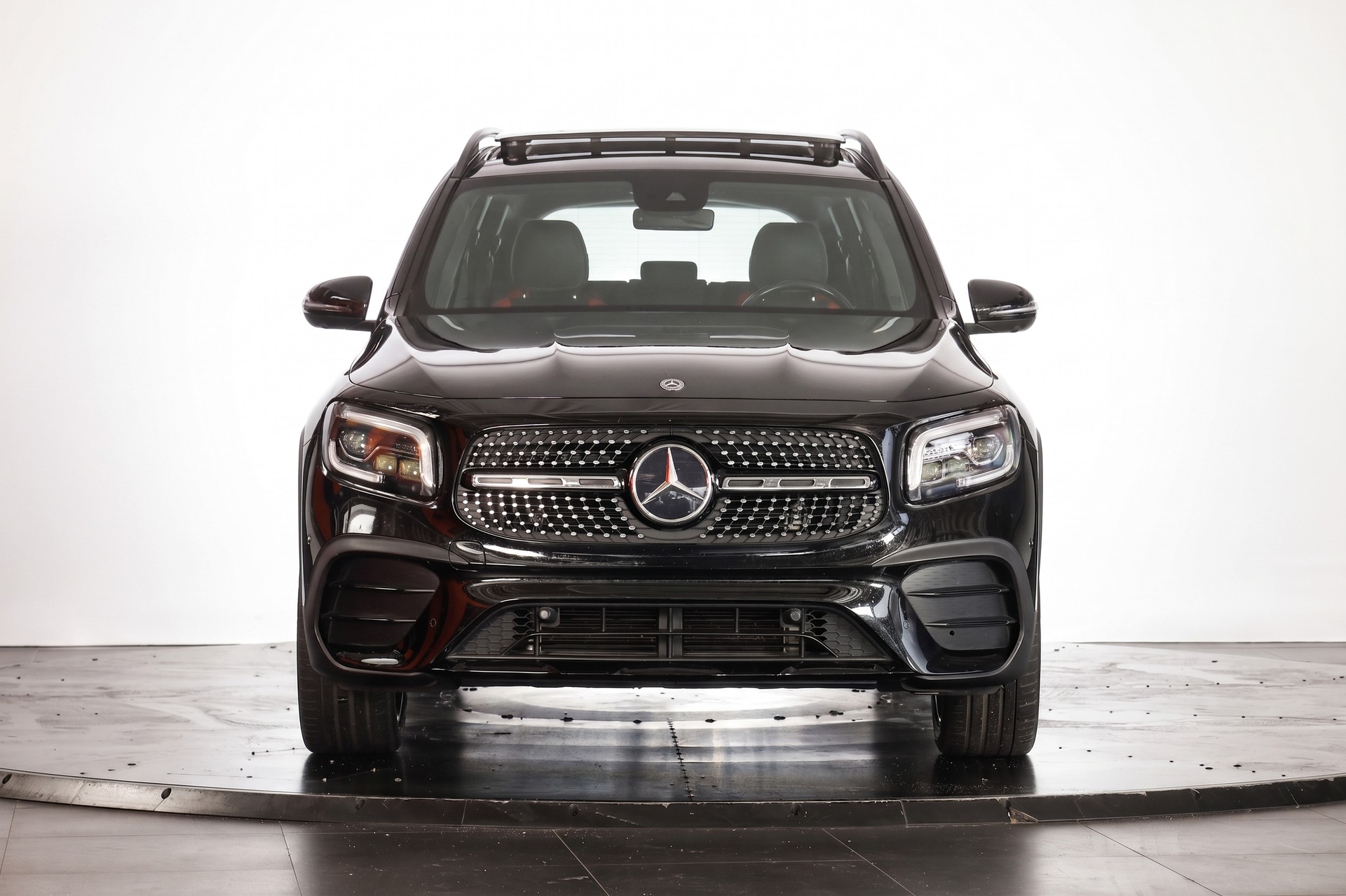 MERCEDES-BENZ GLB 250 4Matic AMG Line Premium Plus * CarPlay * Black Pack * Open Sky-image-1