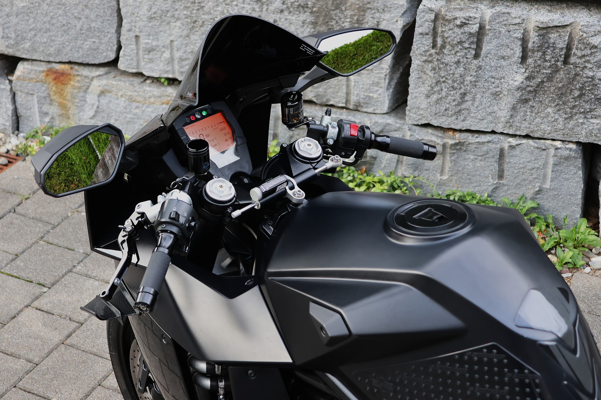 KTM 1190 RC8-image-10